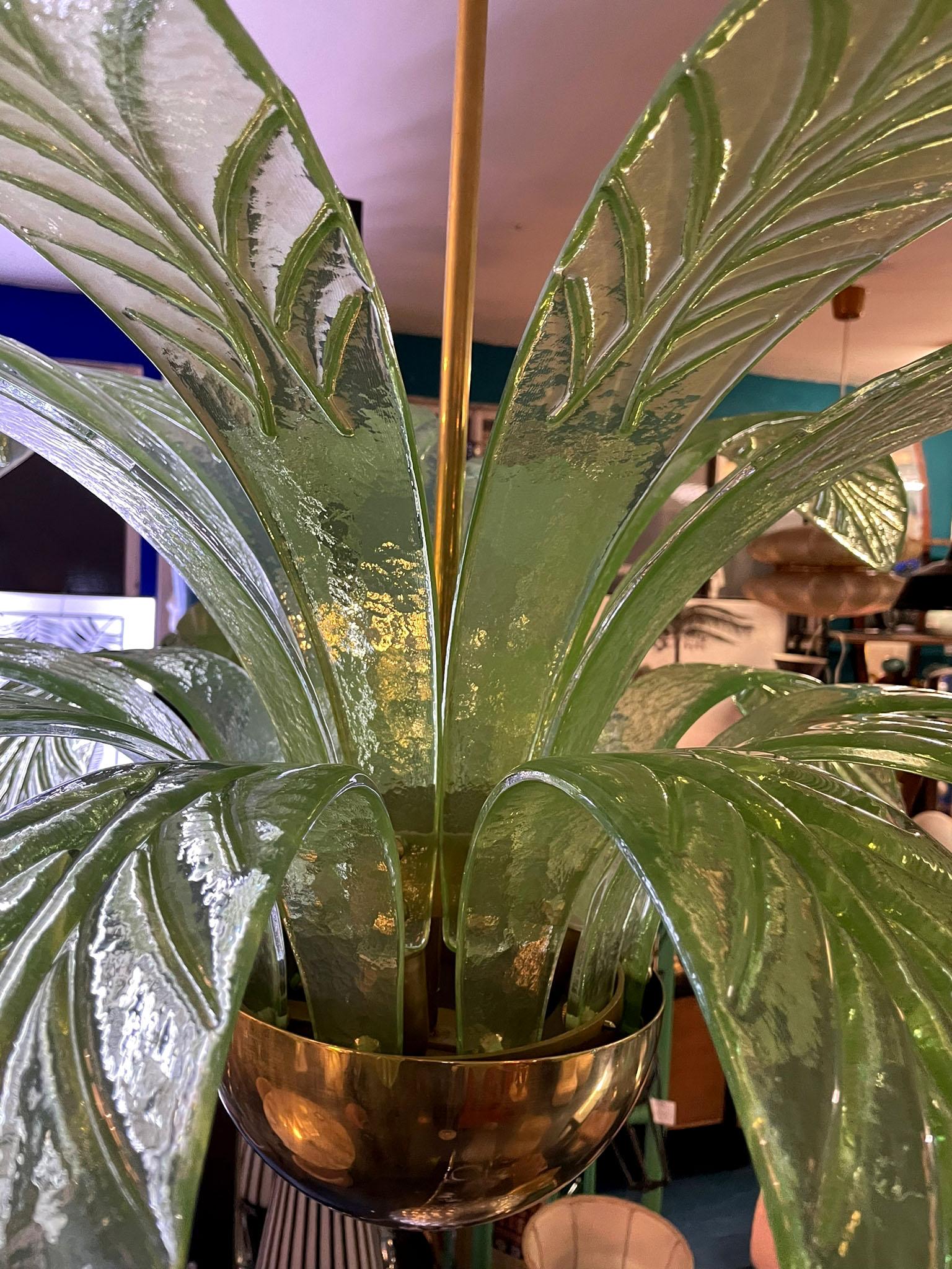 Palm Leaves Murano Glass and Brass Chandelier, Mid-Century Modern, Italy, 1980s 2