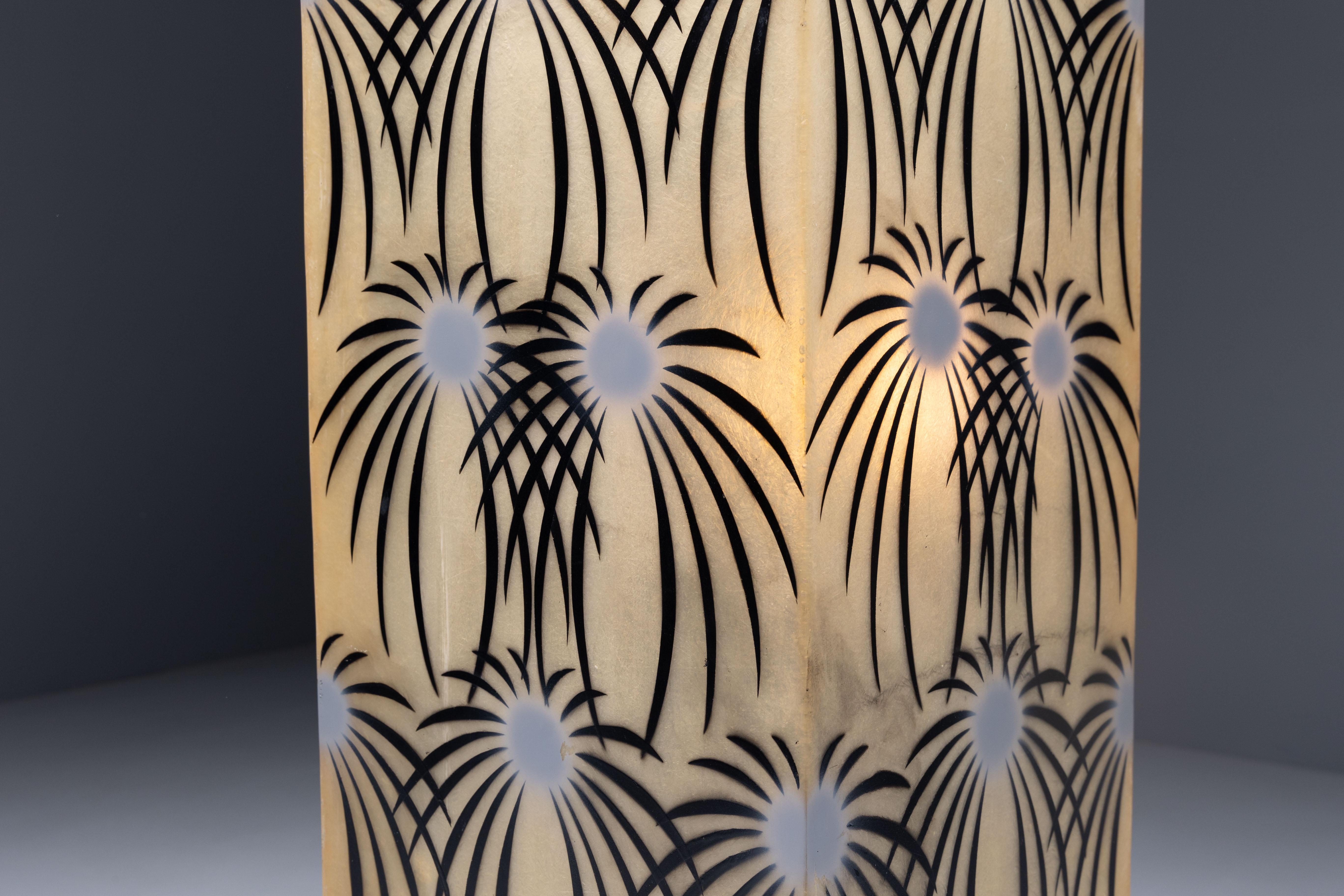 Palm Pattern Fiberglass Floor Lamp, Italy, 1970s For Sale 3