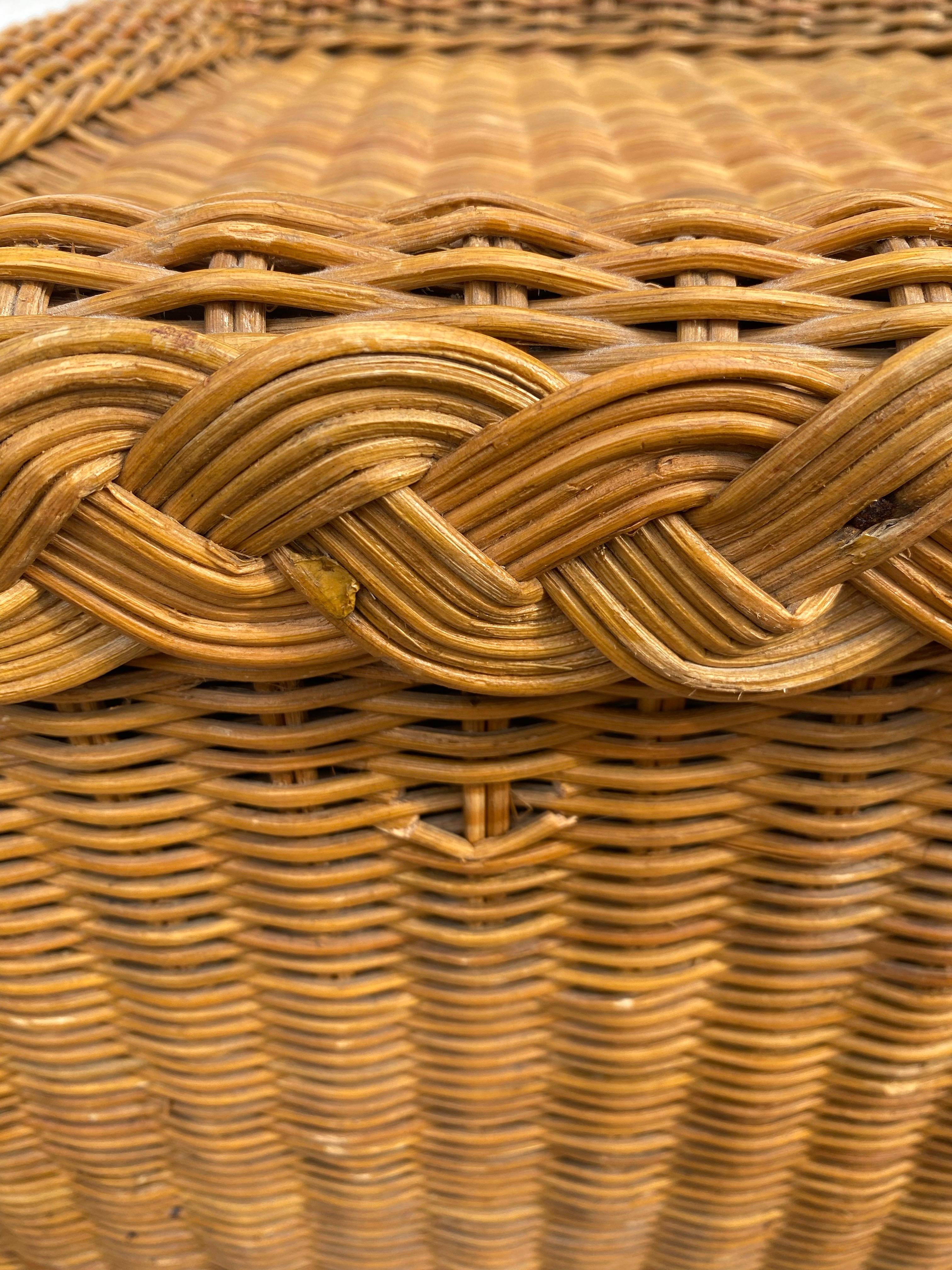 Palm Regency Style Braided Wicker Rattan Ottoman Benches, Pair in vendita 1