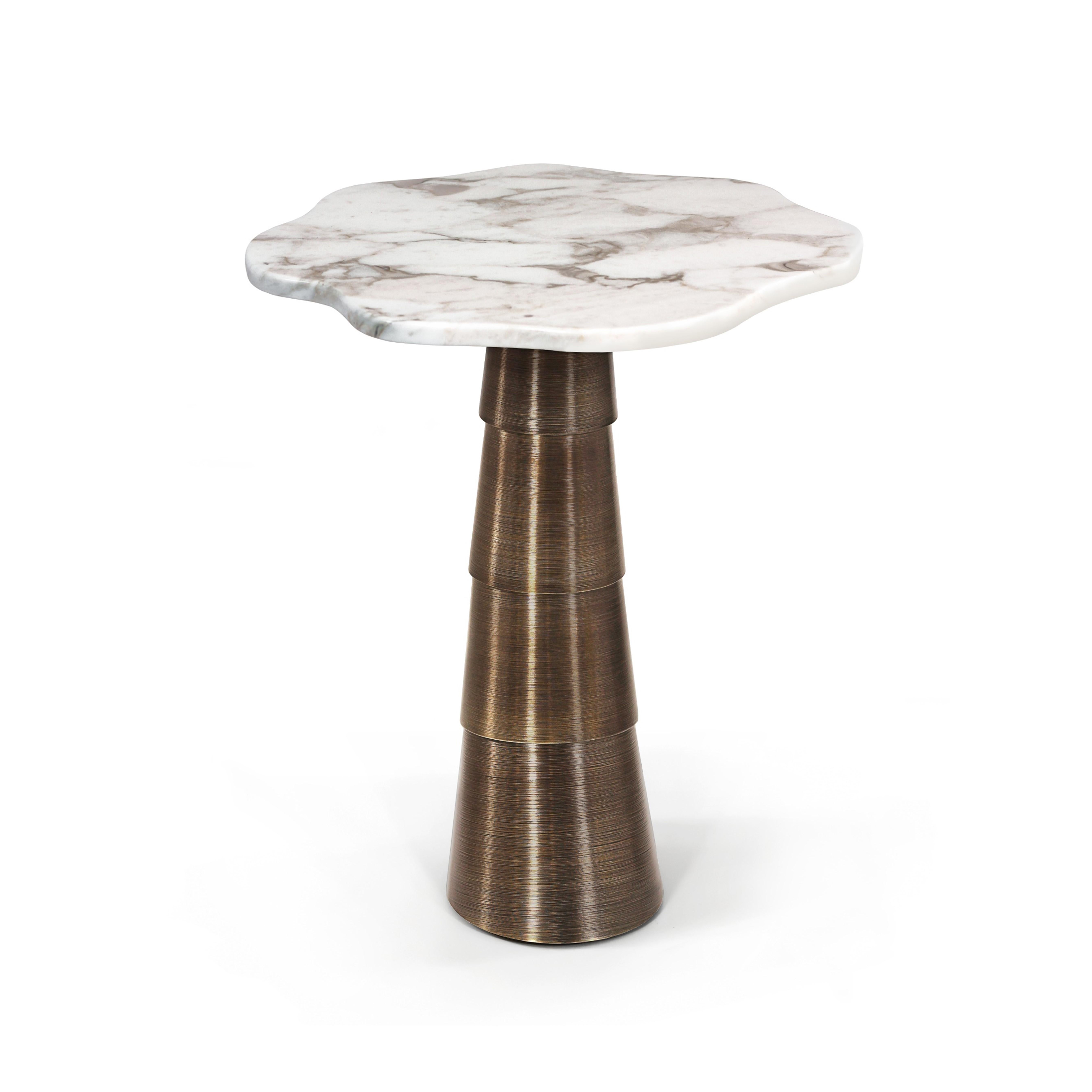 Palm Beistelltisch, Calacatta Gold und Messing, InsidherLand von Joana Santos Barbosa (Moderne) im Angebot