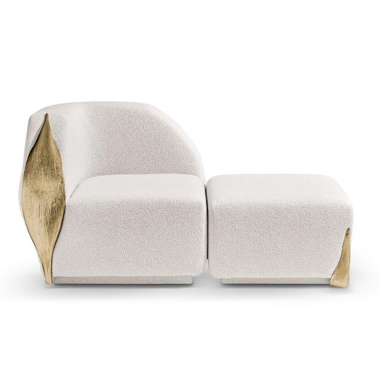 Palm Sofa incarne l'élégance intemporelle d'une feuille de palmier sèche, réimaginée en une étonnante pièce d'art fonctionnelle. Fabriqué en s'inspirant des lignes fluides et des textures organiques de la Nature, ce canapé respire la sophistication