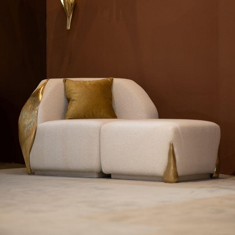 Palm Sofa organisches Design aus weichem weißem Stoff mit goldenen Messingdetails (Portugiesisch) im Angebot