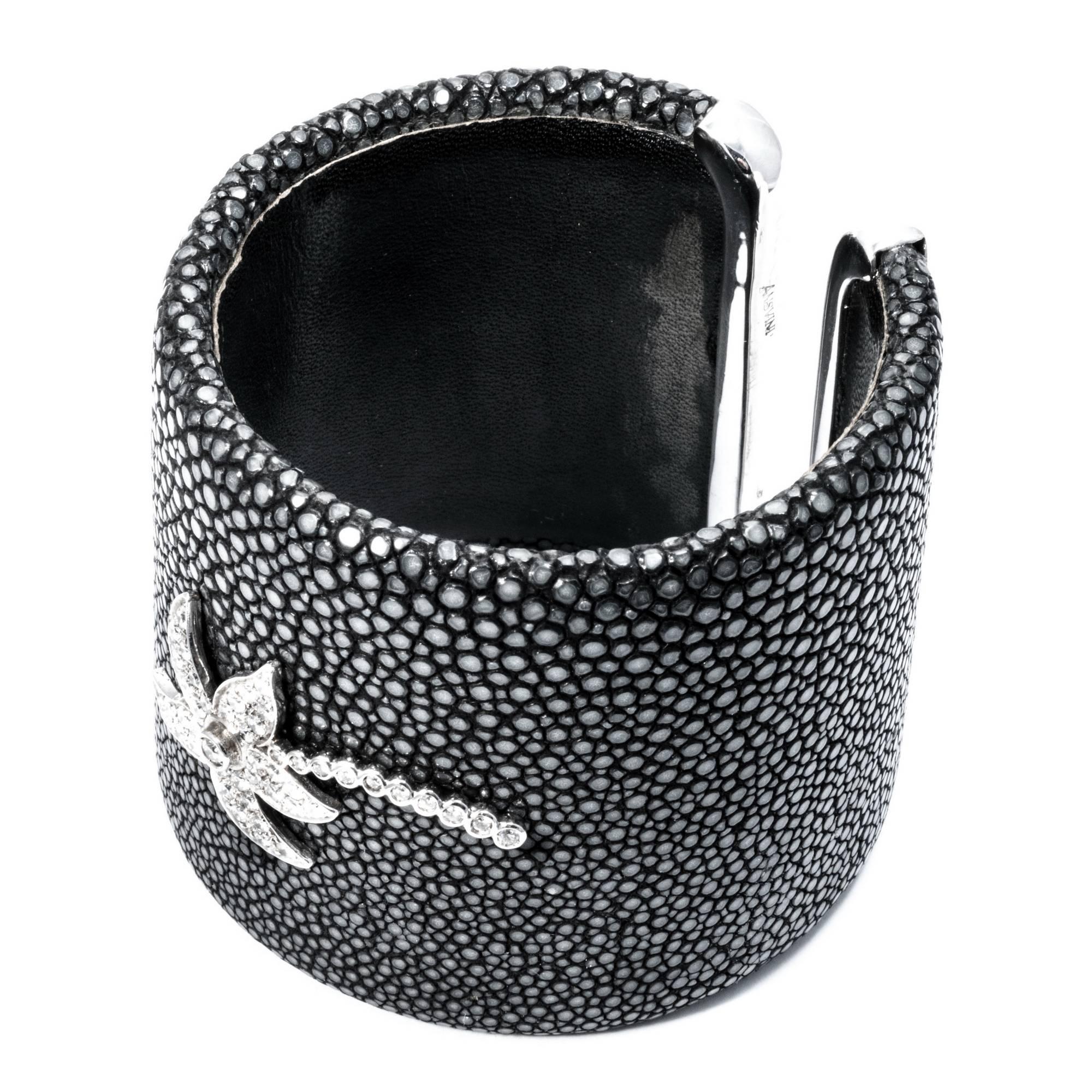 Diamond Stingray 18K White Gold Cuff Bangle Bracelet For Sale 3