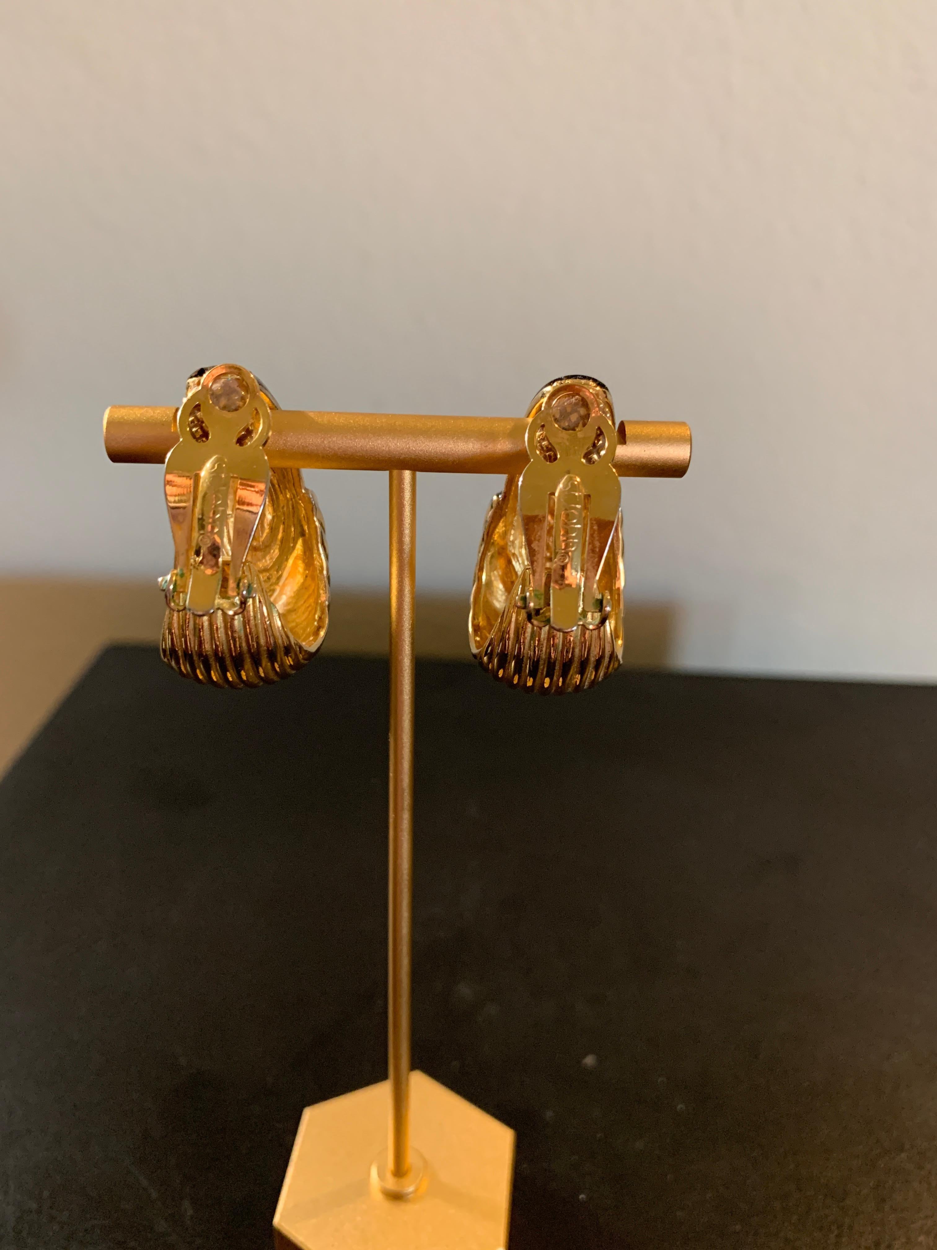 Women's Palm Springs Fashionista Curated Vintage Earring Collection 1950s-2000 #10/100 For Sale