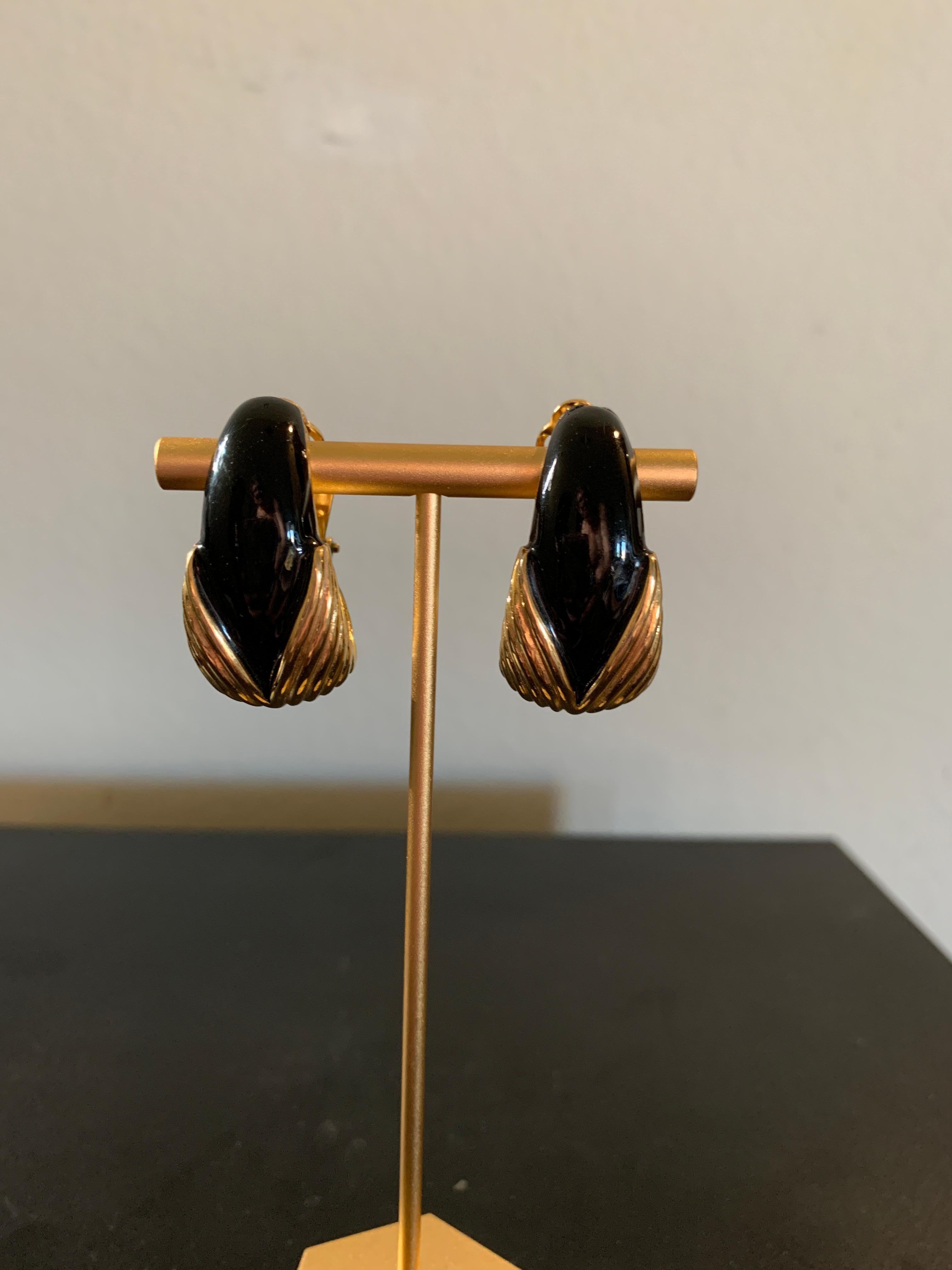 Palm Springs Fashionista Curated Vintage Earring Collection 1950s-2000 #10/100 For Sale 1