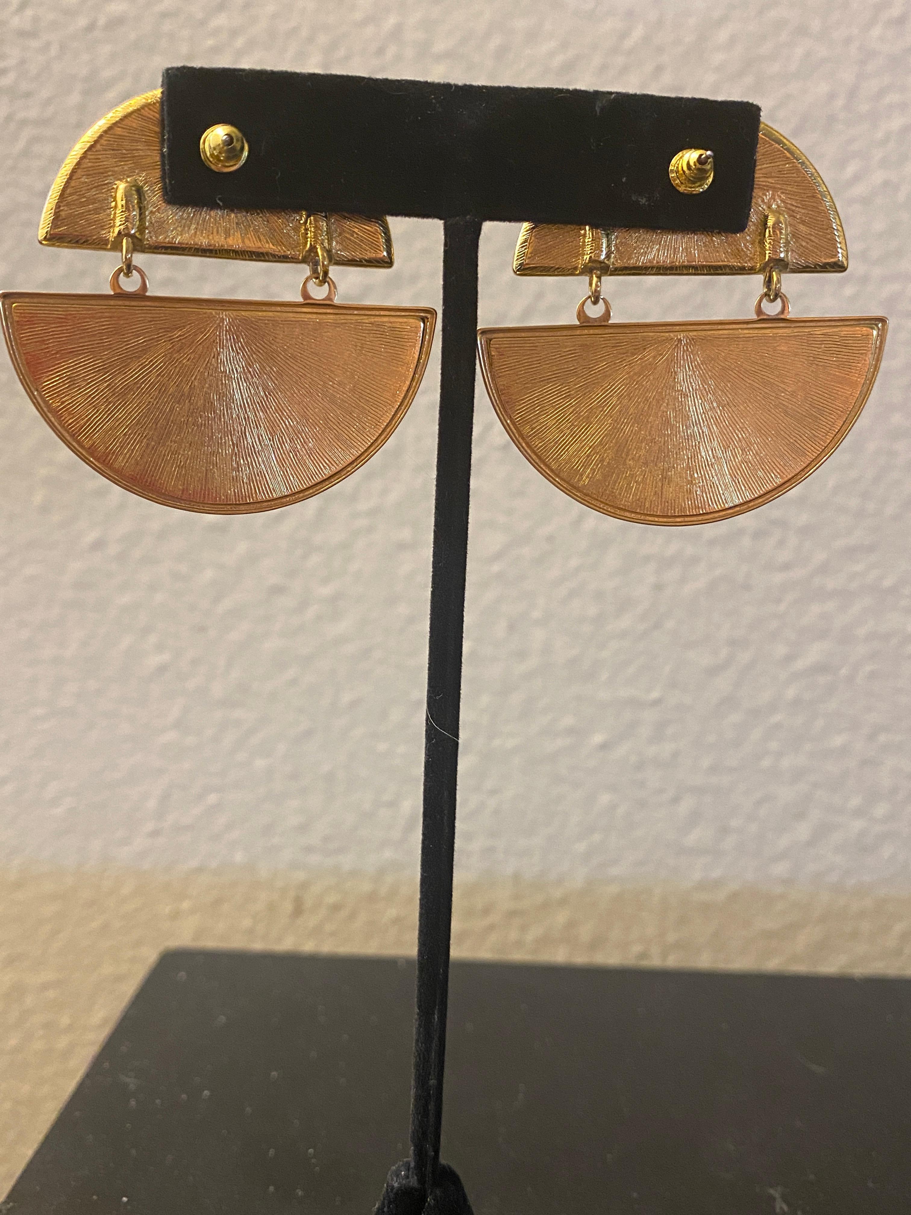 Women's Palm Springs Fashionista Curated Vintage Earring Collection 1950s-2000 #21/100 For Sale