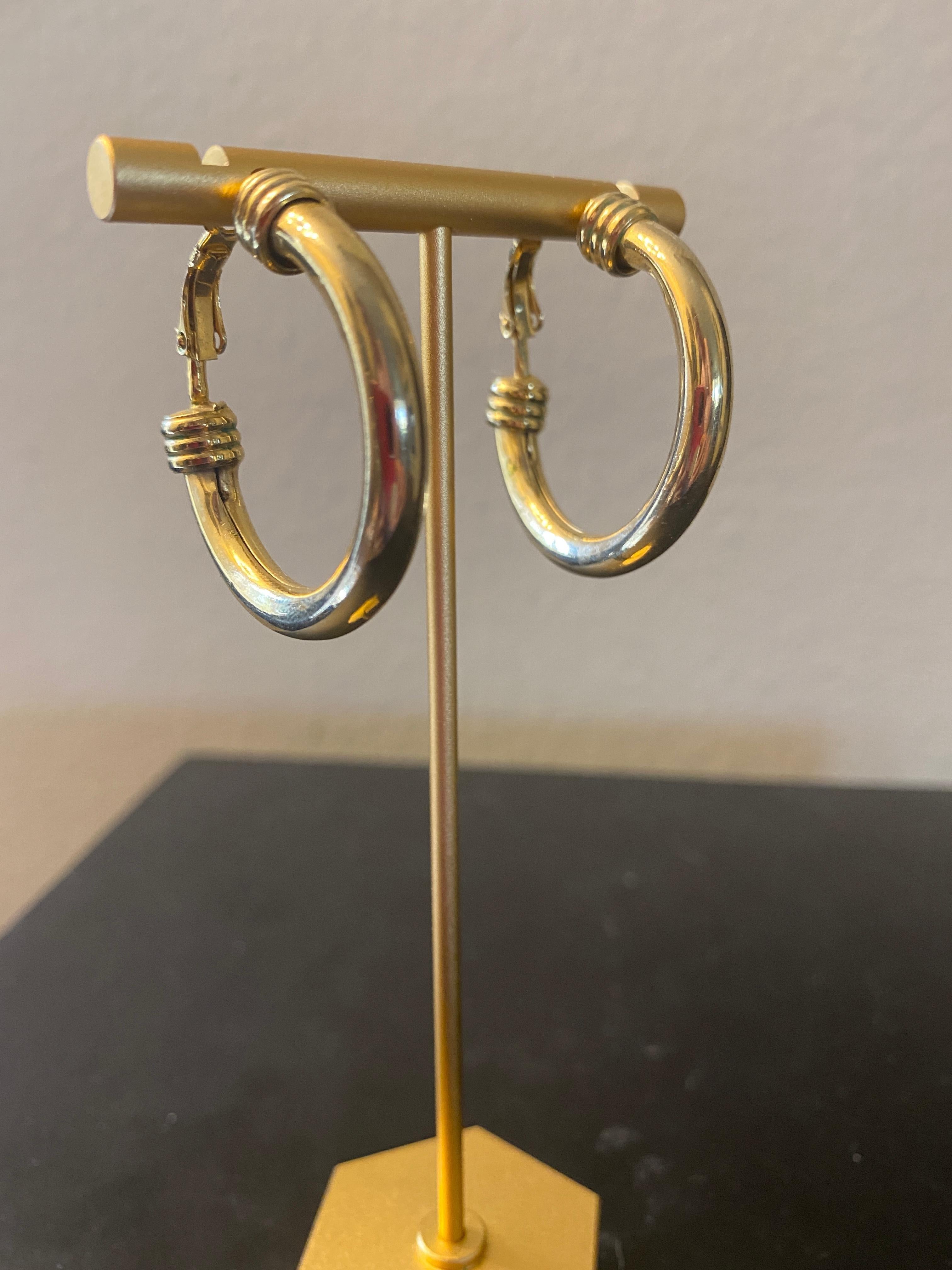 Palm Springs Fashionista Curated Vintage Earring Collection 1950s-2000 #23/100 For Sale 1