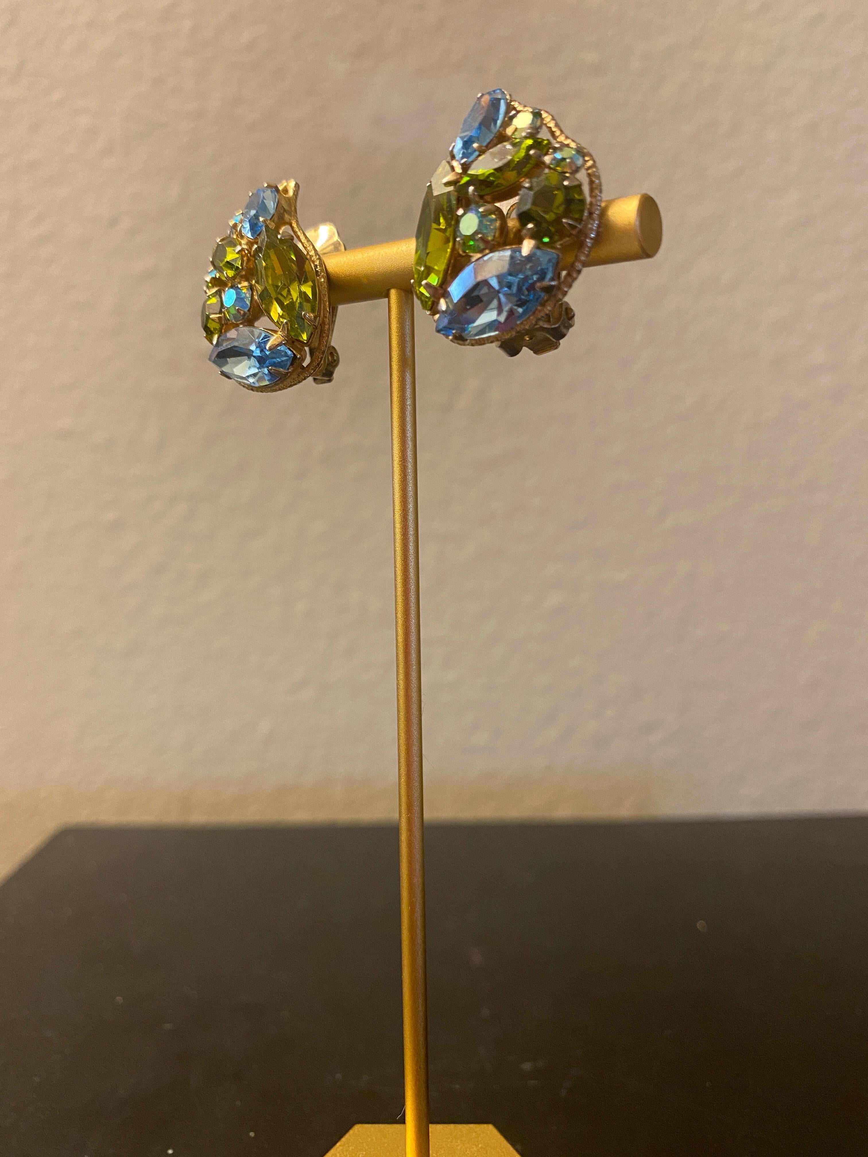 1960s Citrine & Aqua Crystal Paisley Clip-On Earrings PSF Vintage Collection  In Good Condition For Sale In Palm Springs, CA
