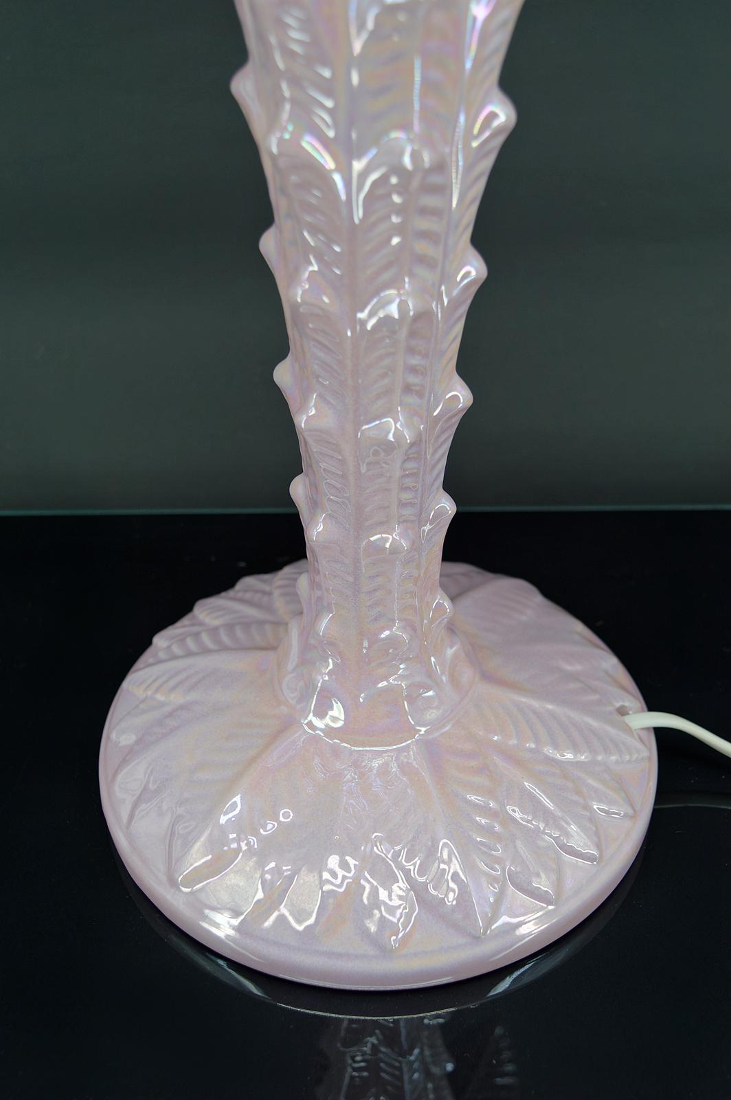 Palm tree lamp in pearly pink ceramic, Italy, circa 1960 For Sale 11
