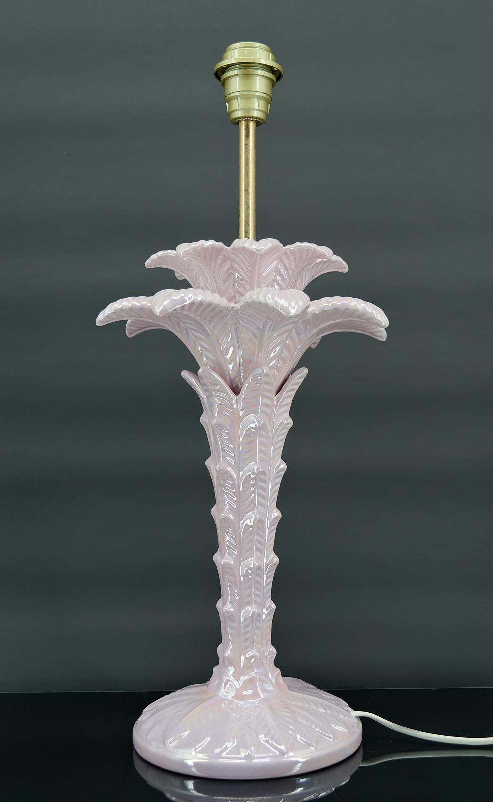 Porcelain Palm tree lamp in pearly pink ceramic, Italy, circa 1960 For Sale
