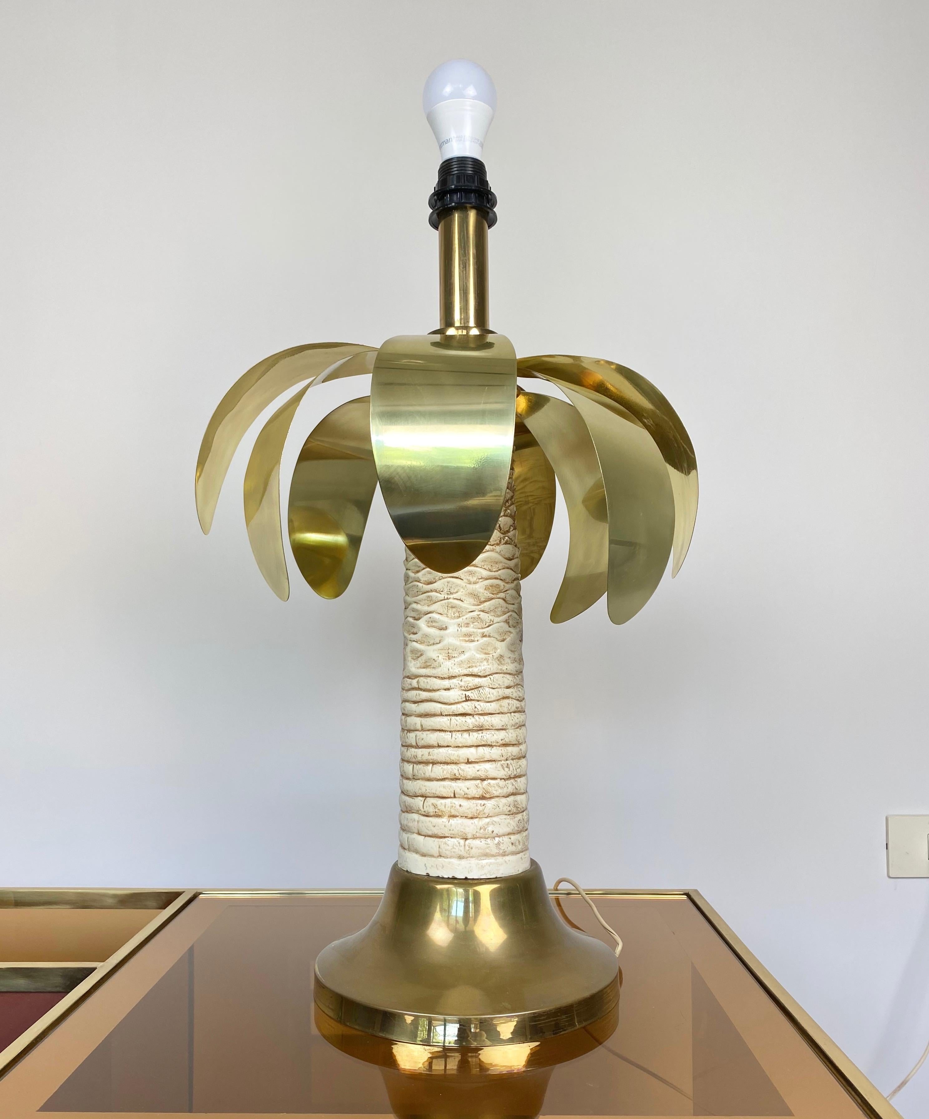 Tischlampe in Form einer Palme aus Messing und weißem Harz:: Italien:: 1970er Jahre (Italienisch) im Angebot