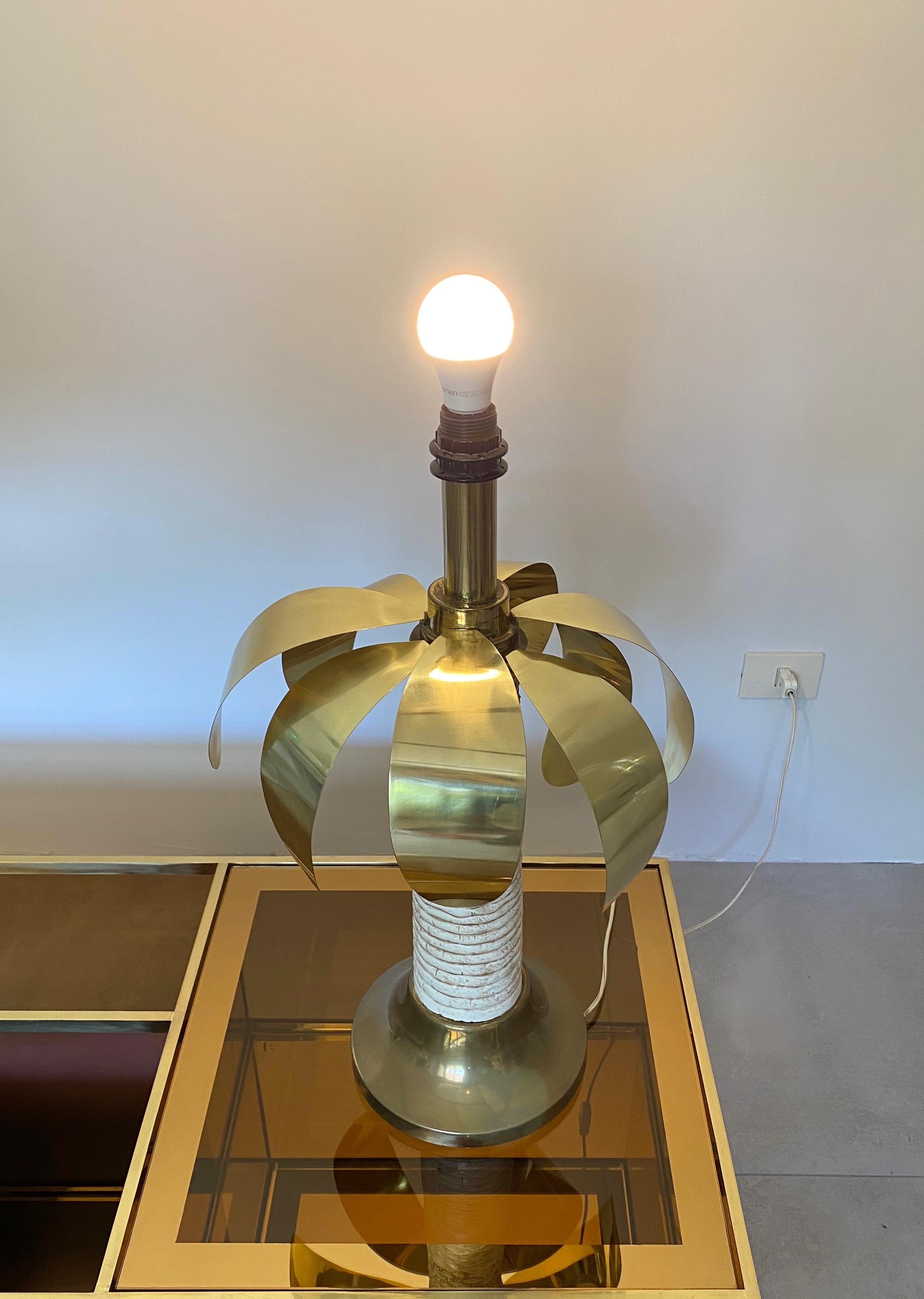 Mid-Century Modern Palm Tree Shaped Brass and White Resin Table Lamp, Italy, 1970s For Sale