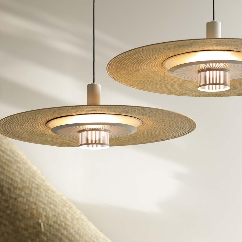 A sophisticated handwoven palma suspension designed in Mexico

Palma beige pendant light from David Pompa Studio brings together a handwoven palma shade with a sophisticated chrome, coated metal piece in ochre or white. A nuanced shaded balance,