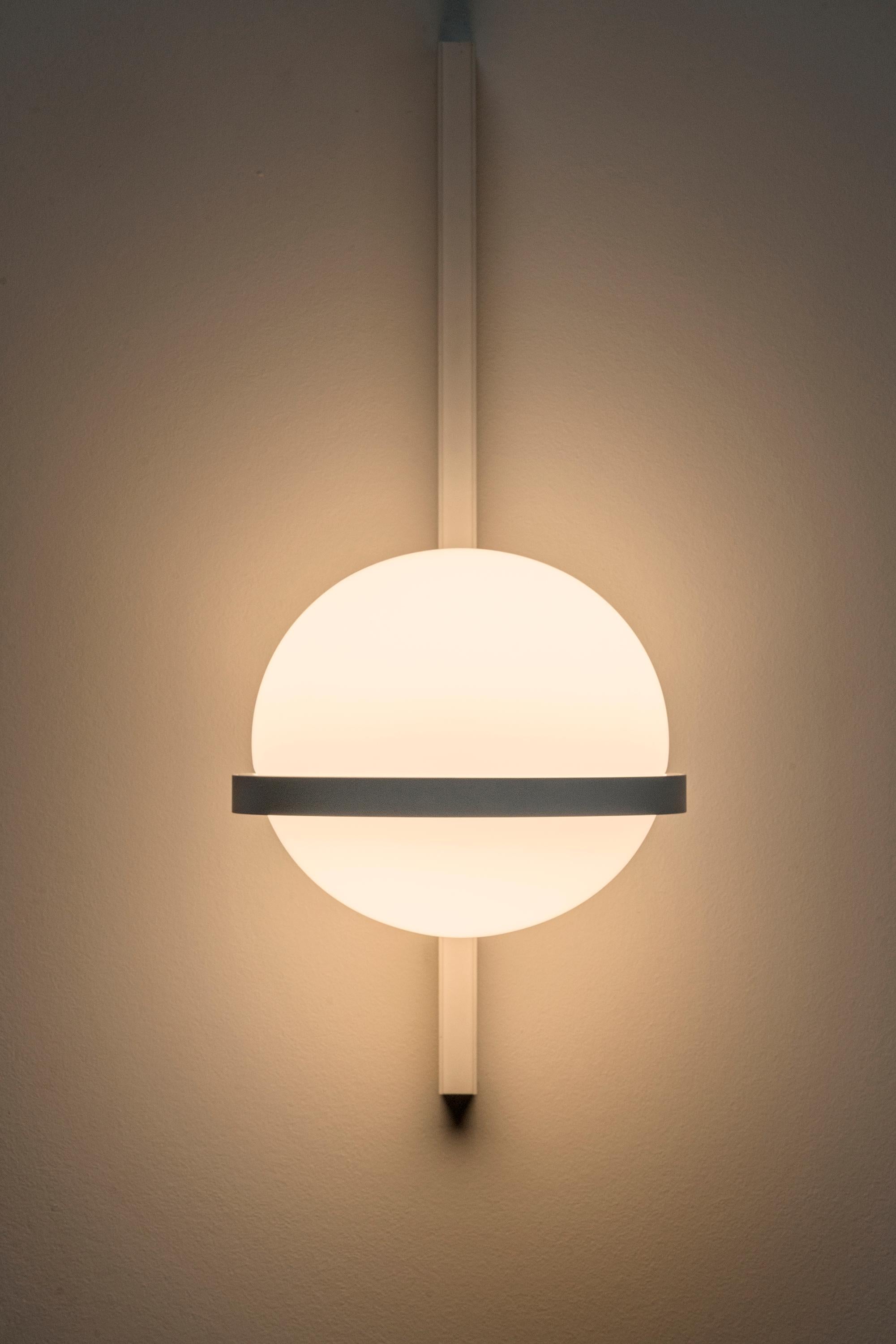 Palma LED Horizontal Wall Lamp in Charcoal Grey by Antoni Arola In New Condition For Sale In New York, NY