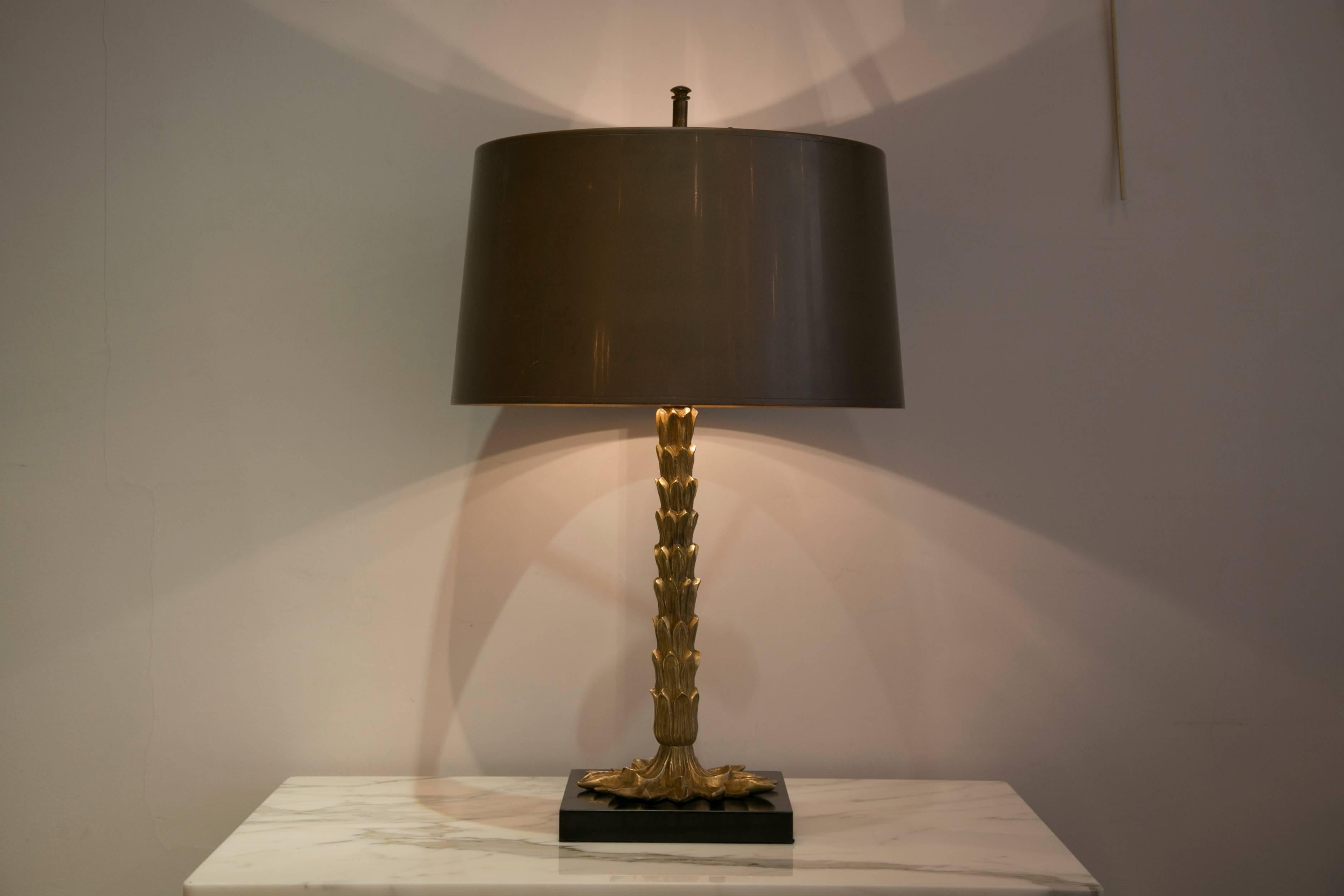 Bronze lamp on black marble base with a metal shade.
Model: Palme
Design by Jean Charles
Manufactured by Maison Charles and fils
France, 1950s.