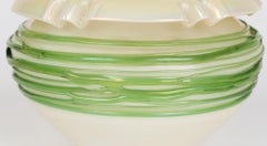 Palme König Green Trailed Thread Iridescent Art Glass Vase