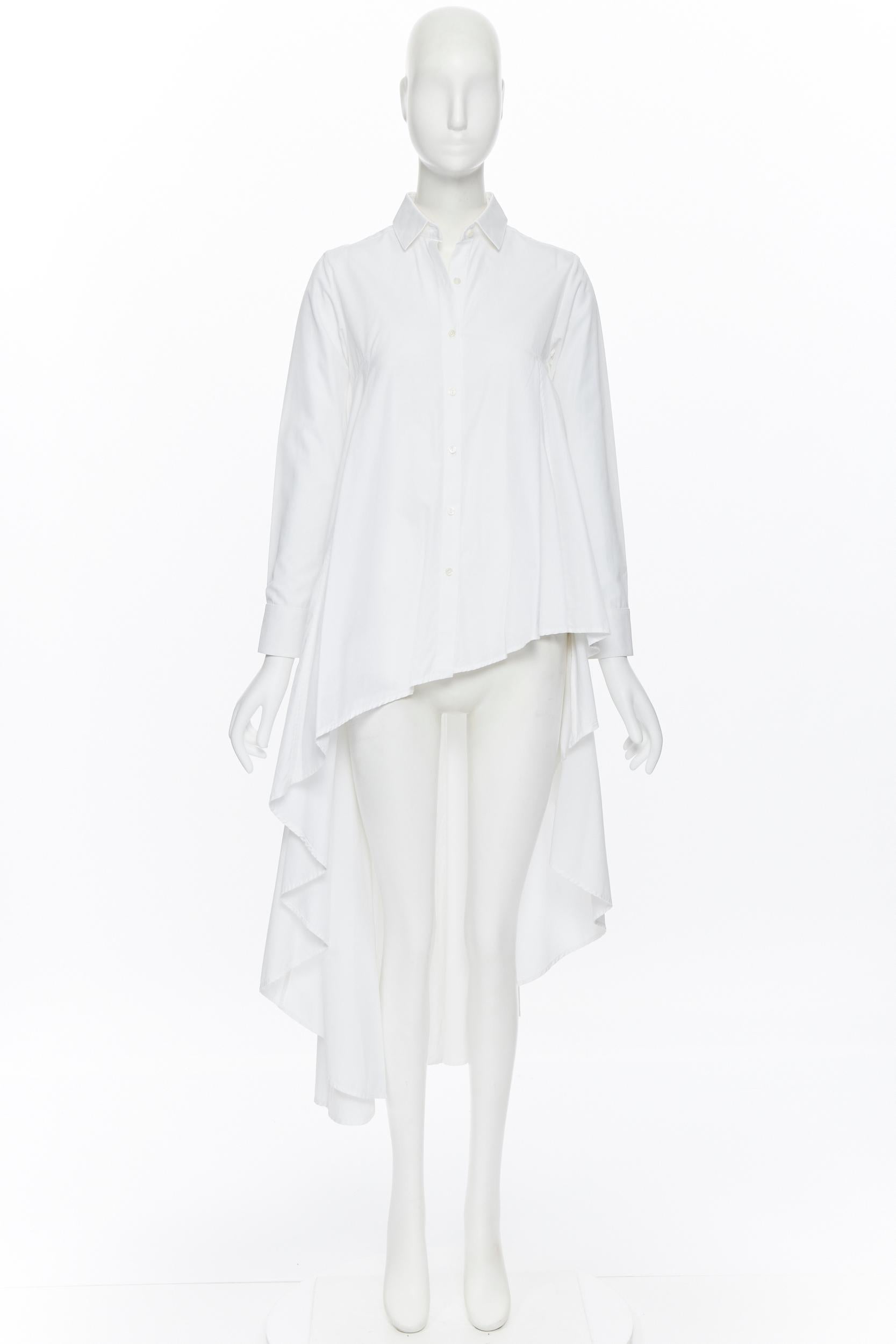 Grigio Palmer HARDING camicia in cotone bianco con orlo a cascata alto e drappeggiato, con bottoni, UK6
