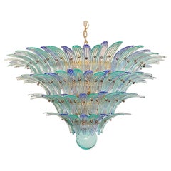 Palmette Deckenleuchte - vier Ebenen, 160 blaue und türkise Gläser