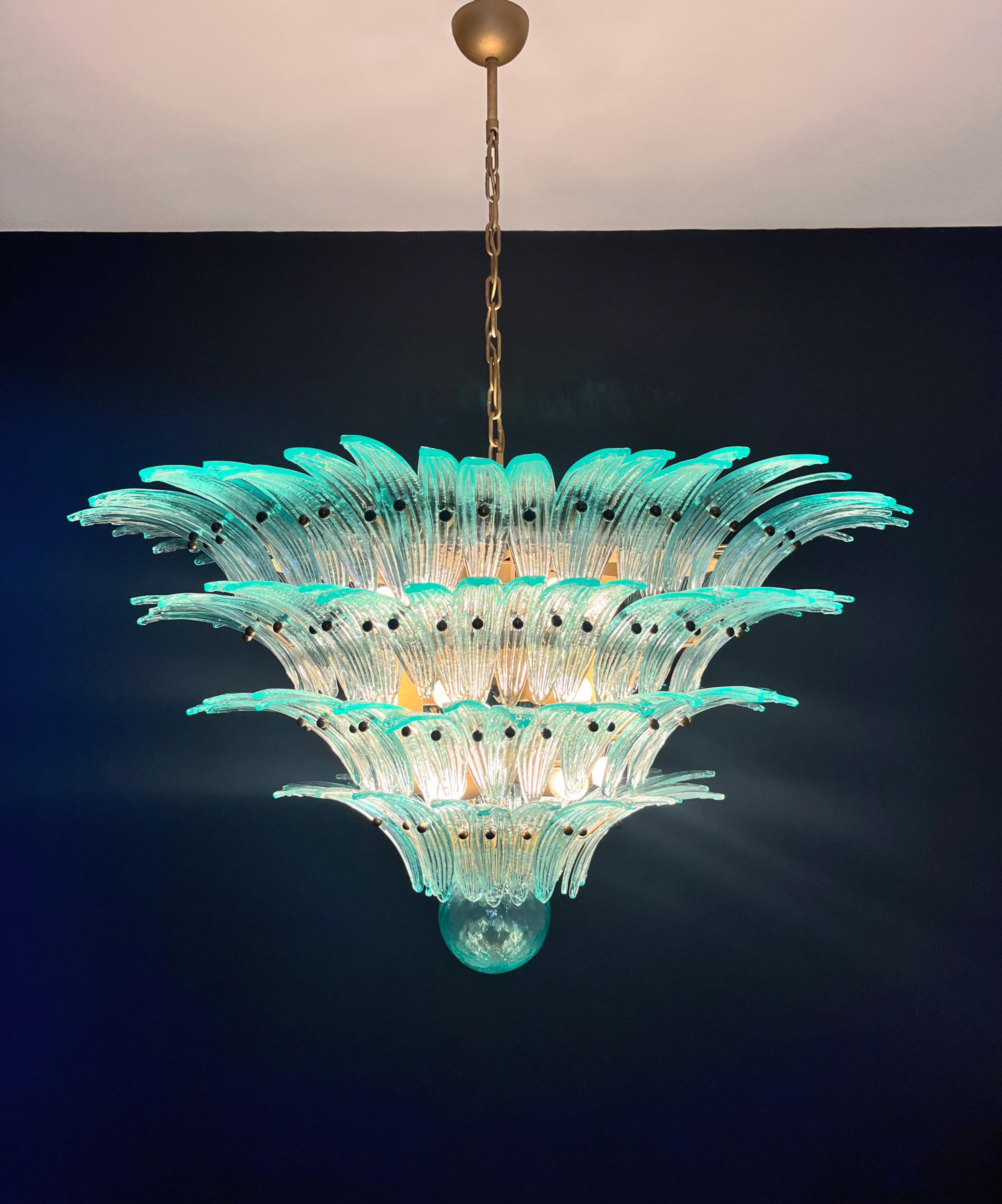 Lámpara de techo Palmette - cuatro niveles, 160 cristales turquesa en venta 3