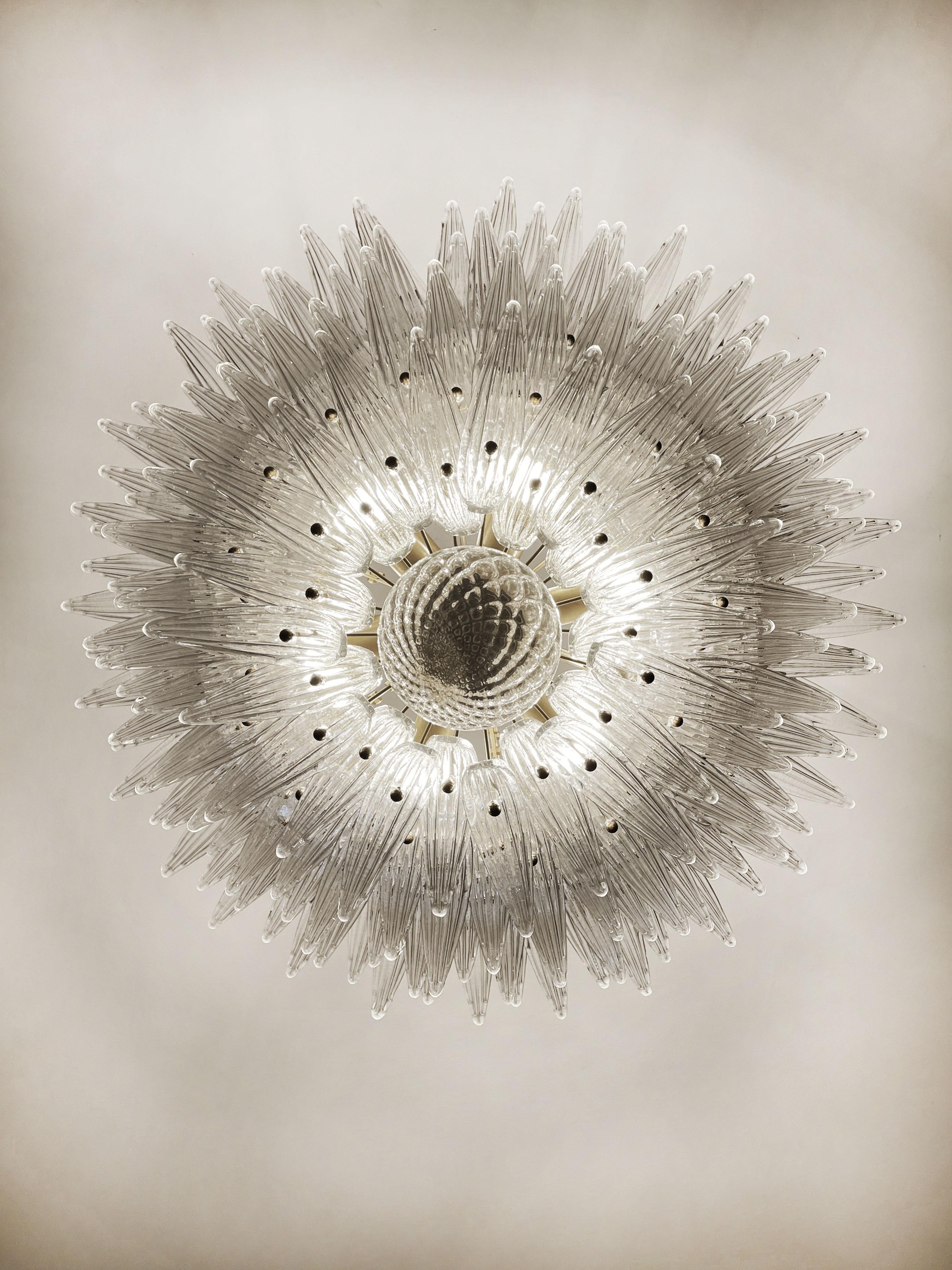 Plafonnier Palmette - quatre niveaux, 163 verres transparents en vente 1
