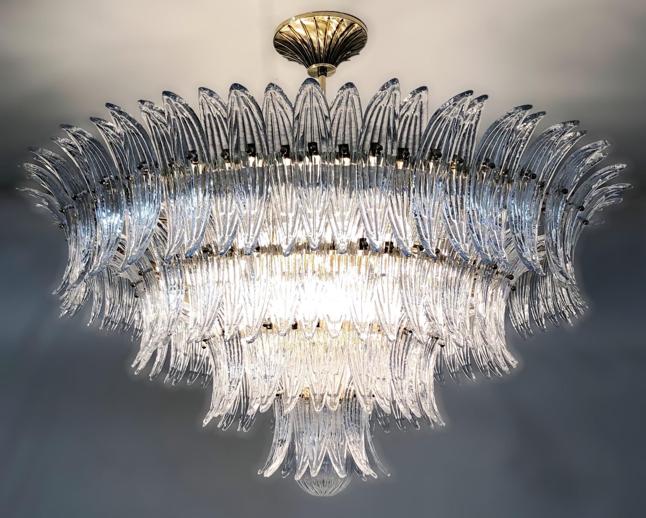 Ottone Lampadario Palmette di Fabio Ltd in vendita