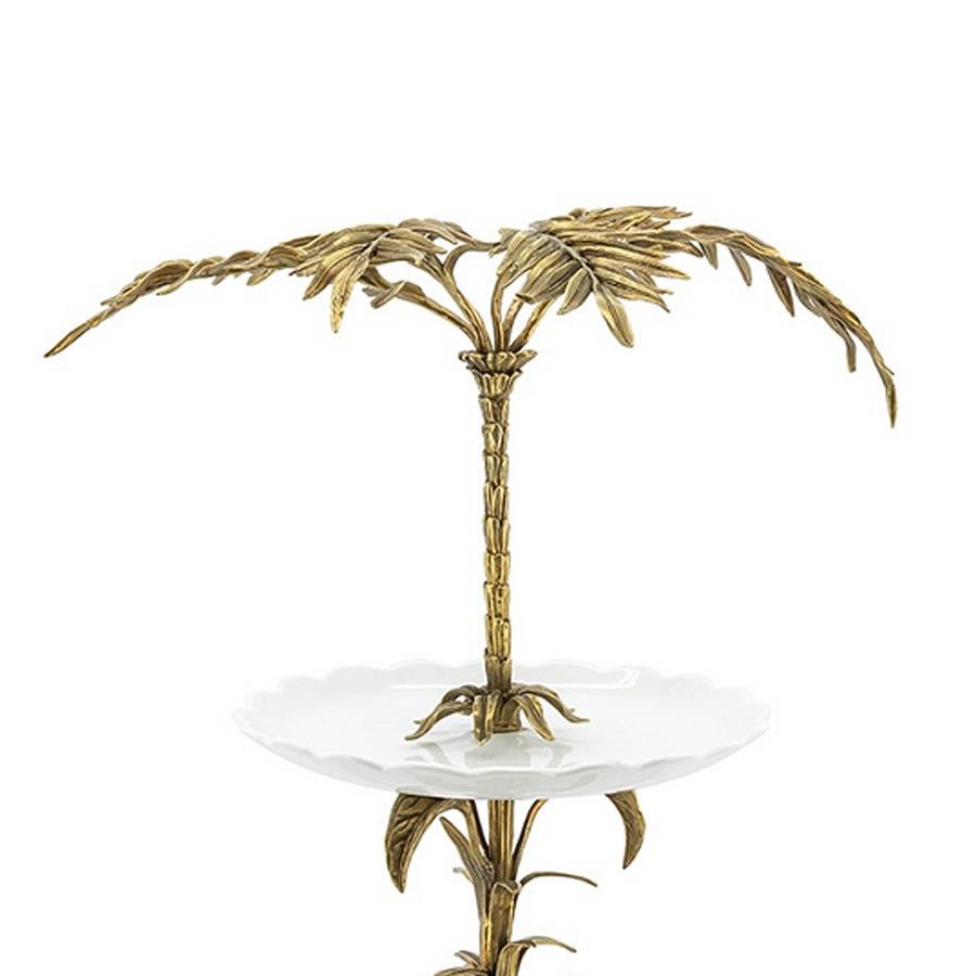 Serving piece palms center table with
2 plates and base in enameled porcelain.
With solid bronze structure and details in
vintage finish. Elegant piece.
