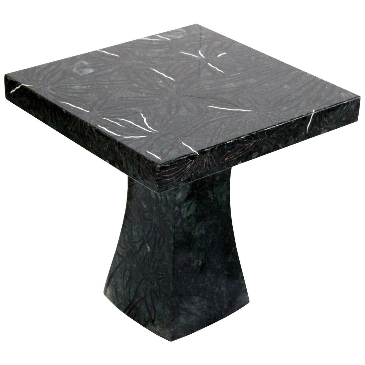 Mesa Palms de mármol verde hecha a mano en la India por Stephanie Odegard