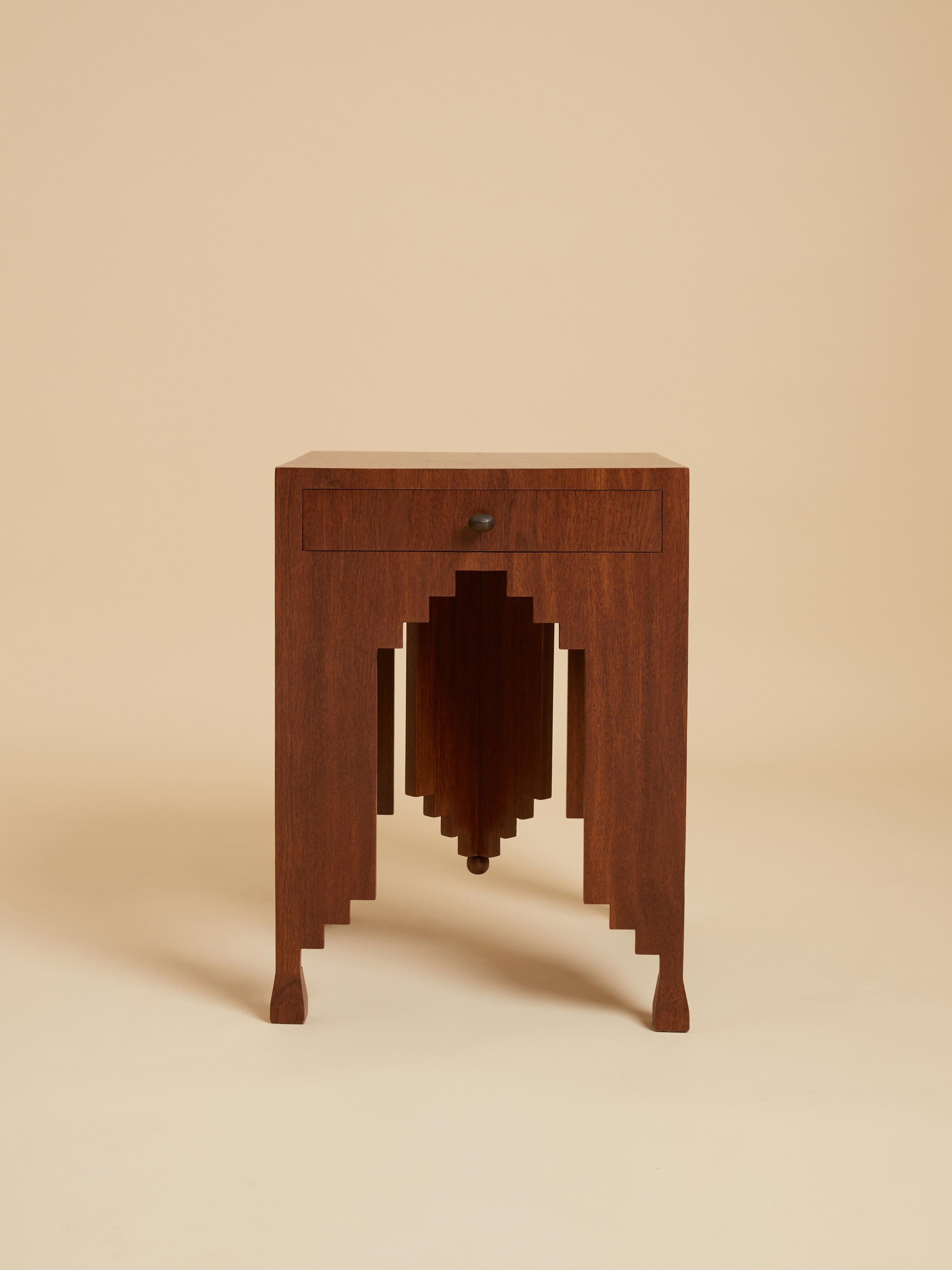 Postmoderne Table d'appoint Palmyre par EBUR en vente