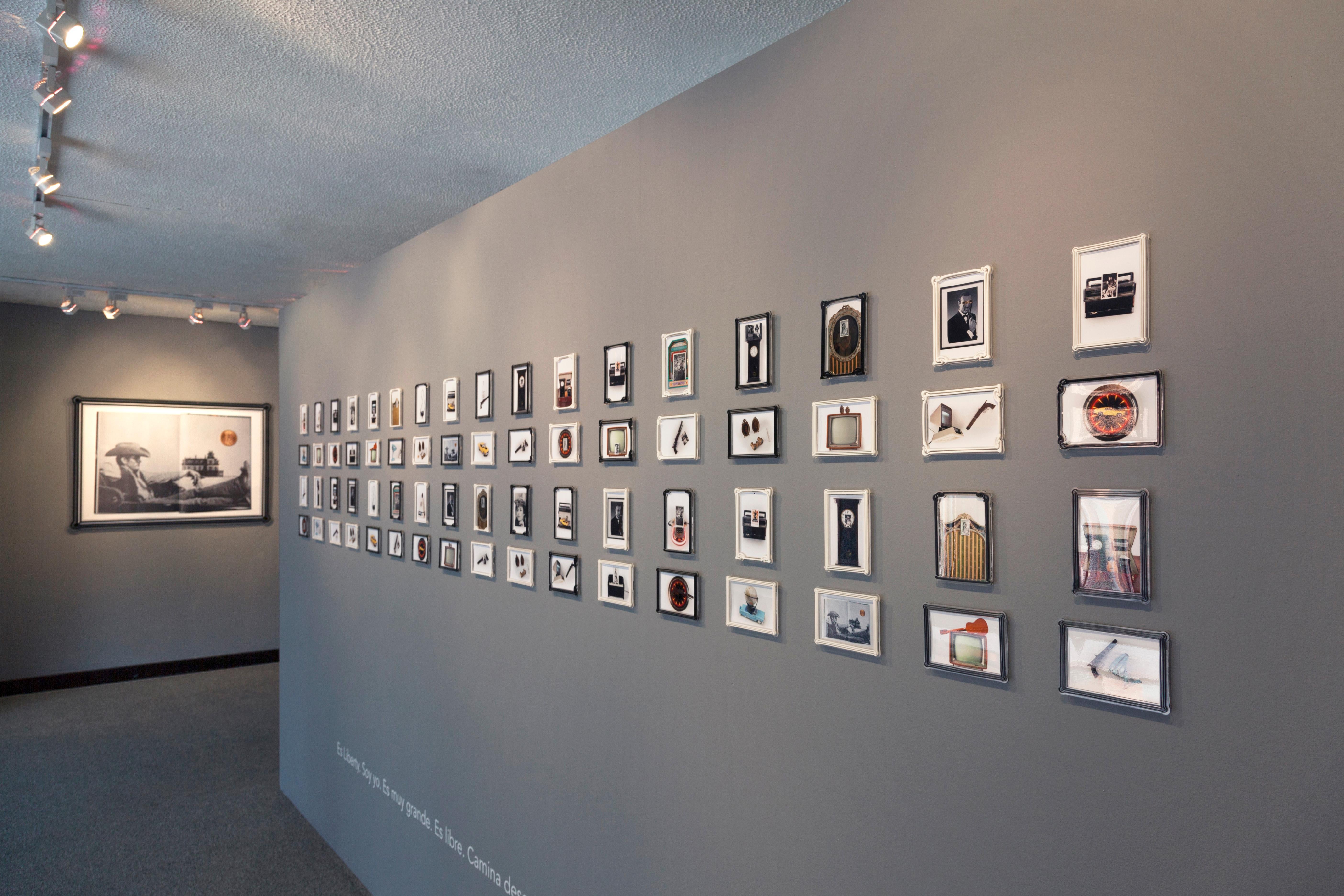 Die Castelloland-Installation. 34 digitale Fotografien auf brillantem Papier, gerahmt im Angebot 7