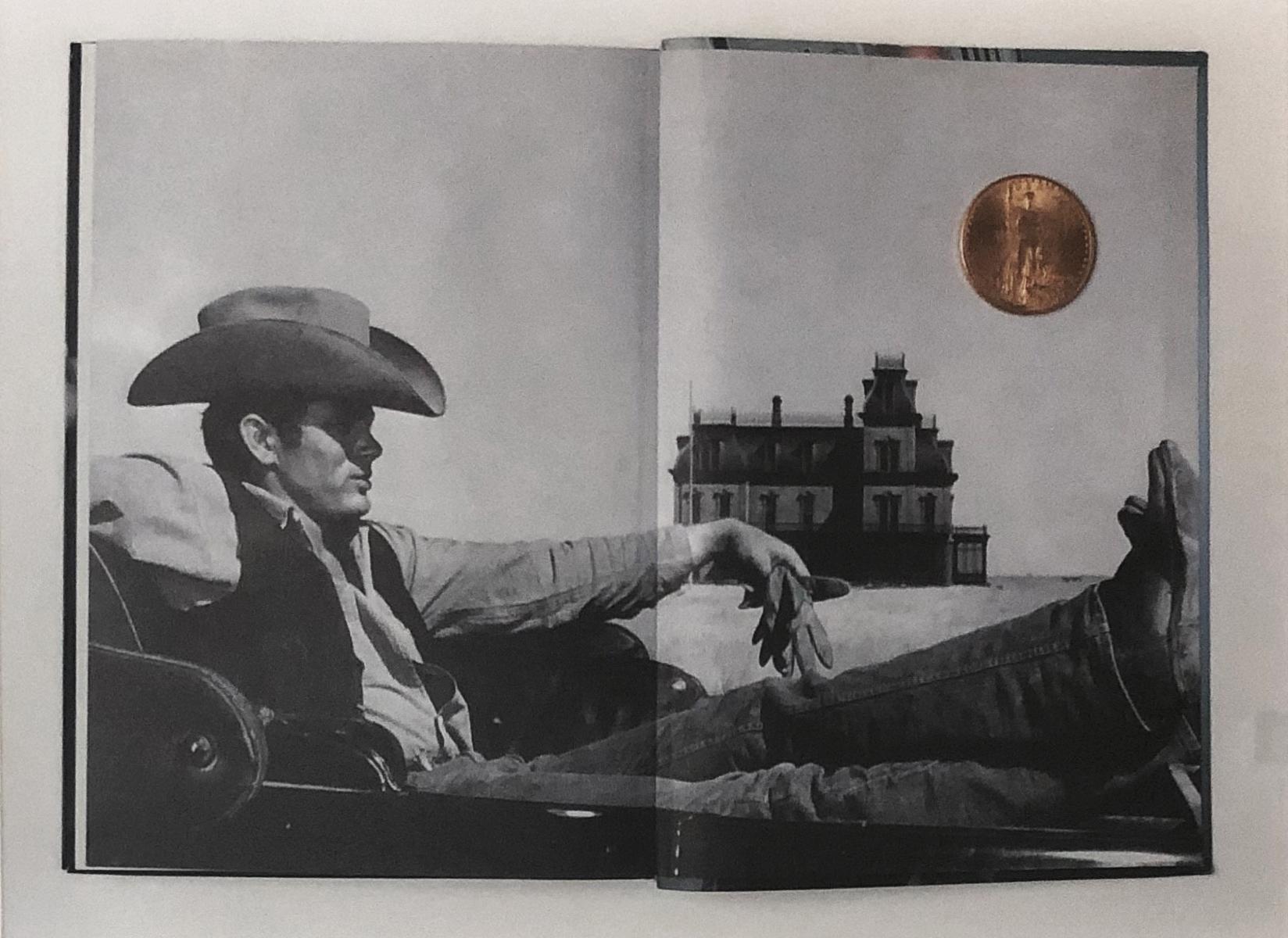 Paloma Castello Black and White Photograph – James Moon – James Dean. Serie Castelloland. Digitale Collage-Farbfotografie