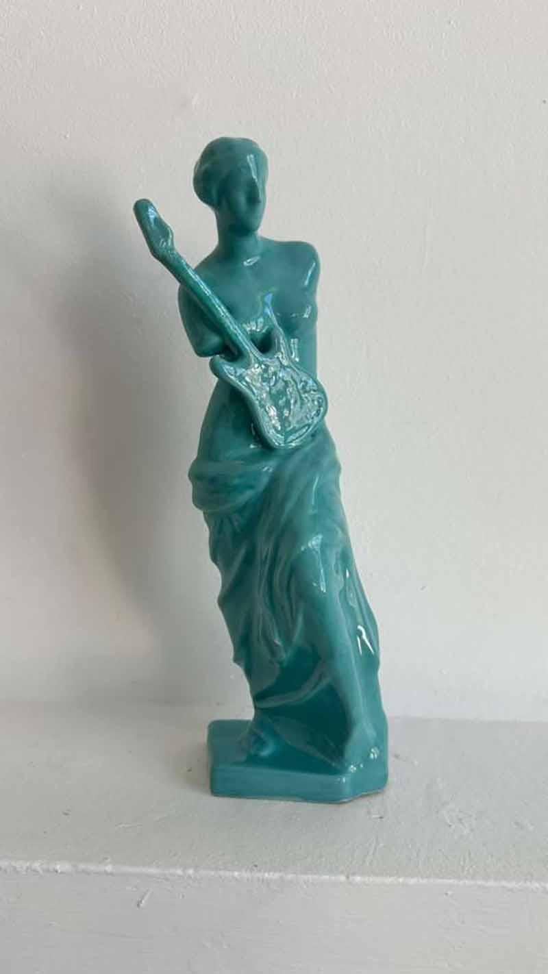 Venus Nostalgia. From Venus Nostalgia series - Sculpture by Paloma Castello