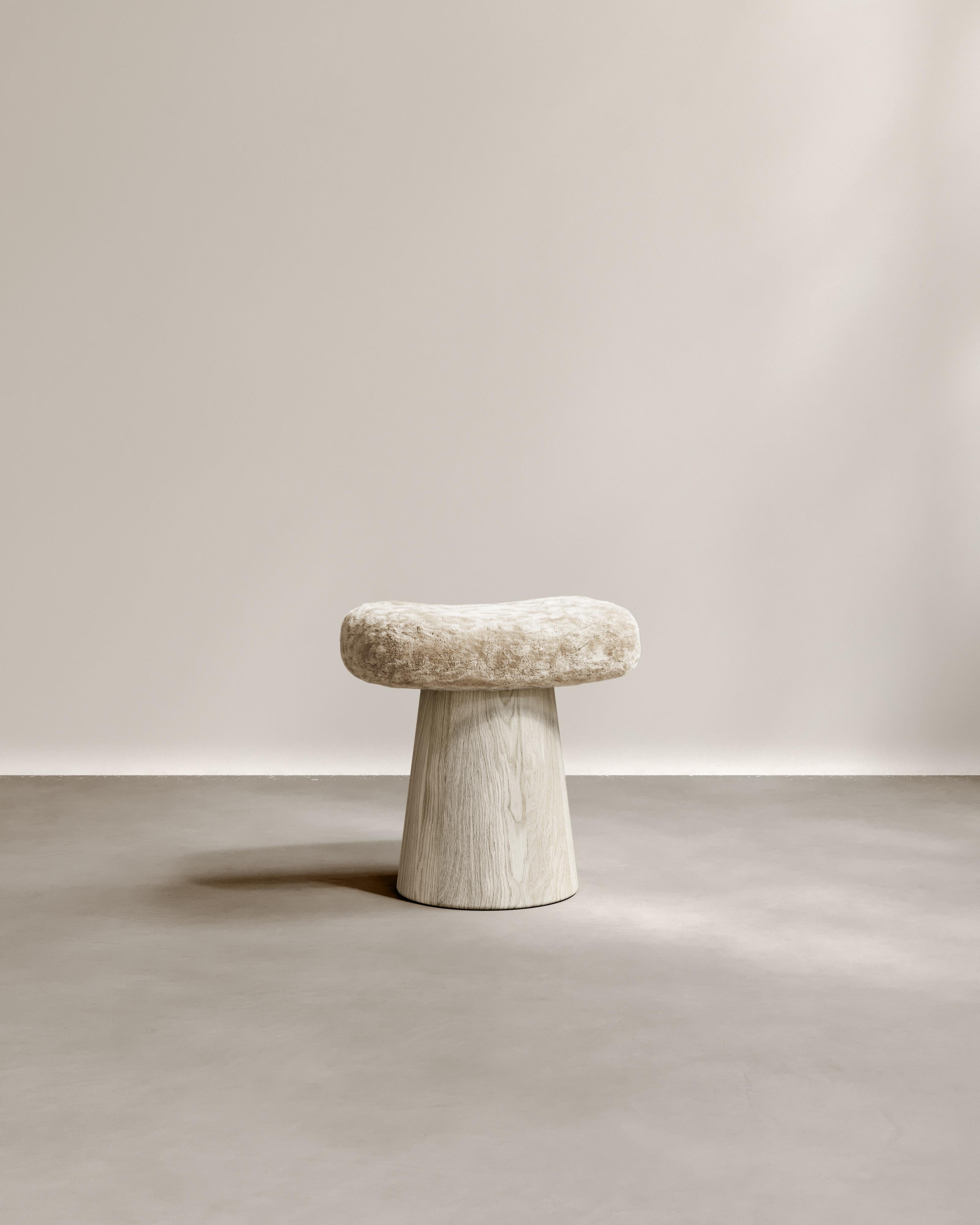 Paloma Editions Artisan Stool Wool Boucle & French Oak In New Condition For Sale In BONDI JUNCTION, AU