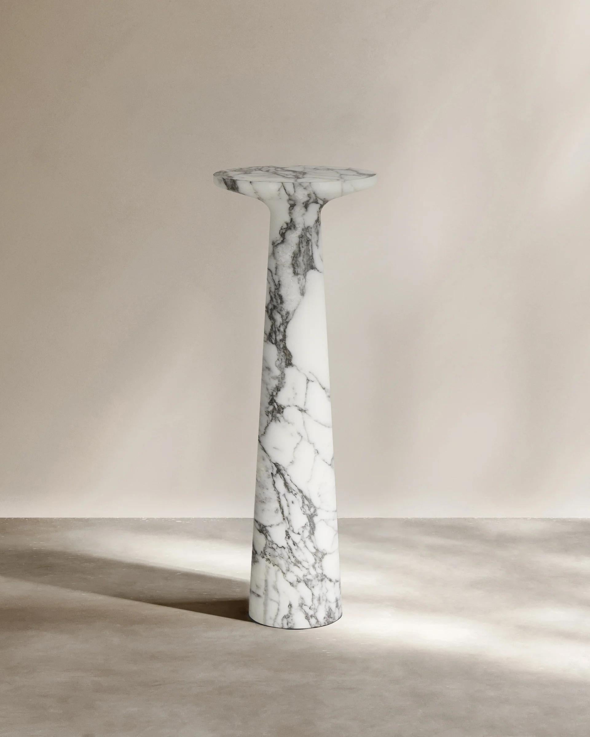 Paloma Editions Jude Sockel I Verde Breccia Marmor (Italienisch) im Angebot