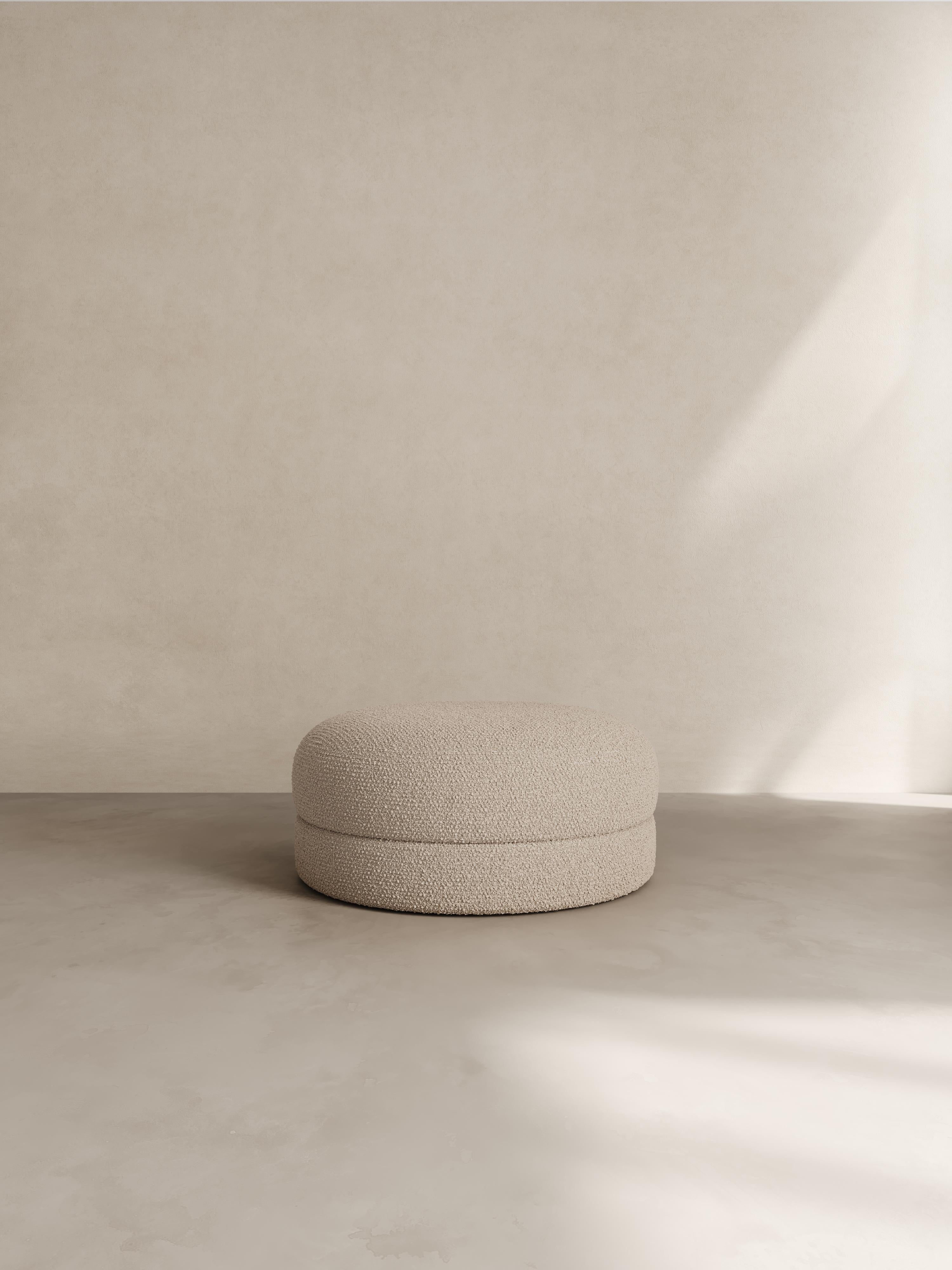 Designed for unhurried repose, the Palace series pairs an expansive lounge seat with over‑scaled arms that sweep in a continuous curve, creating a sheltered nook for reading, resting, and la dolce far niente. With reference to 1930s–40s Danish