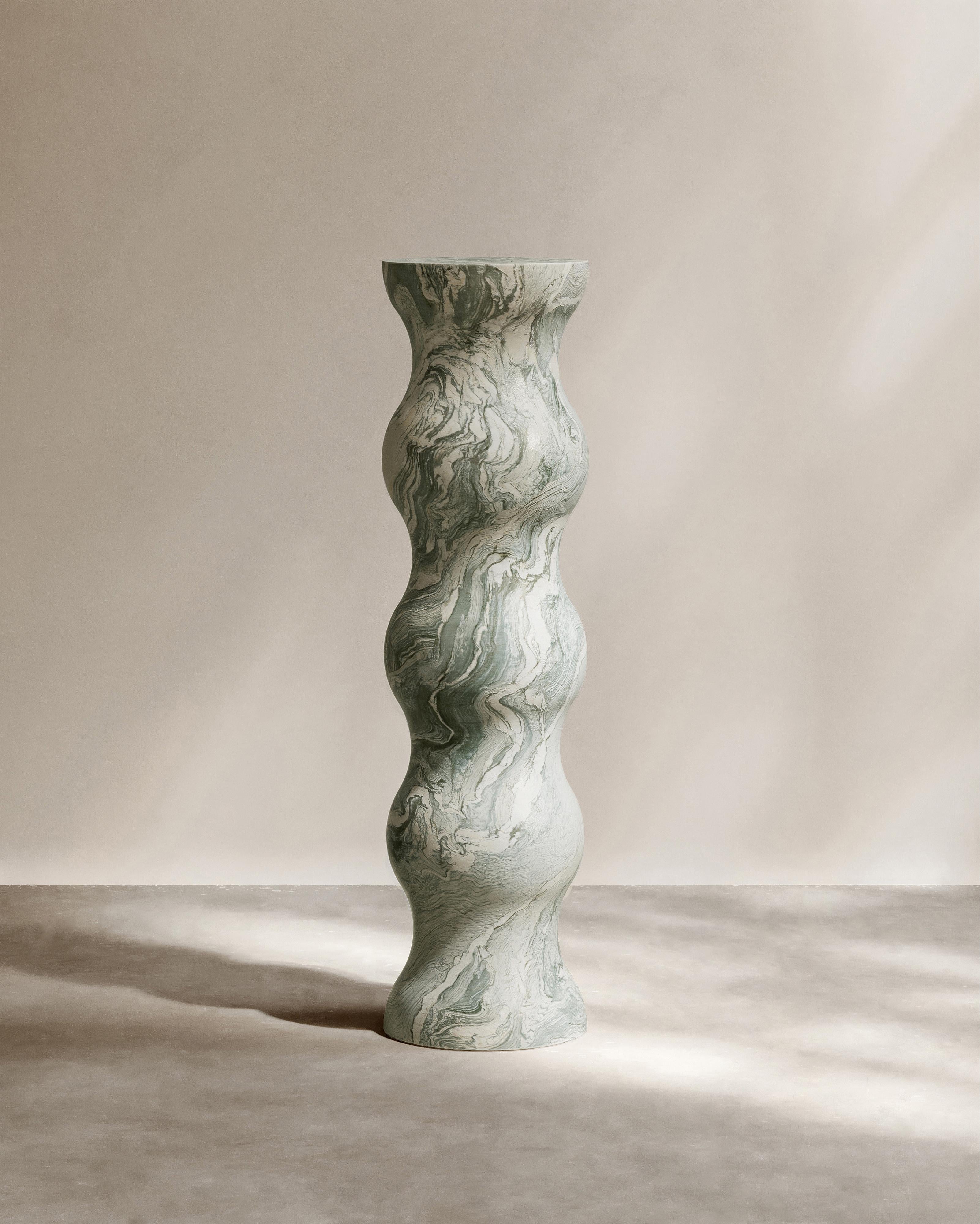 italien Paloma Editions Water Pedestal Navona Travertine en vente