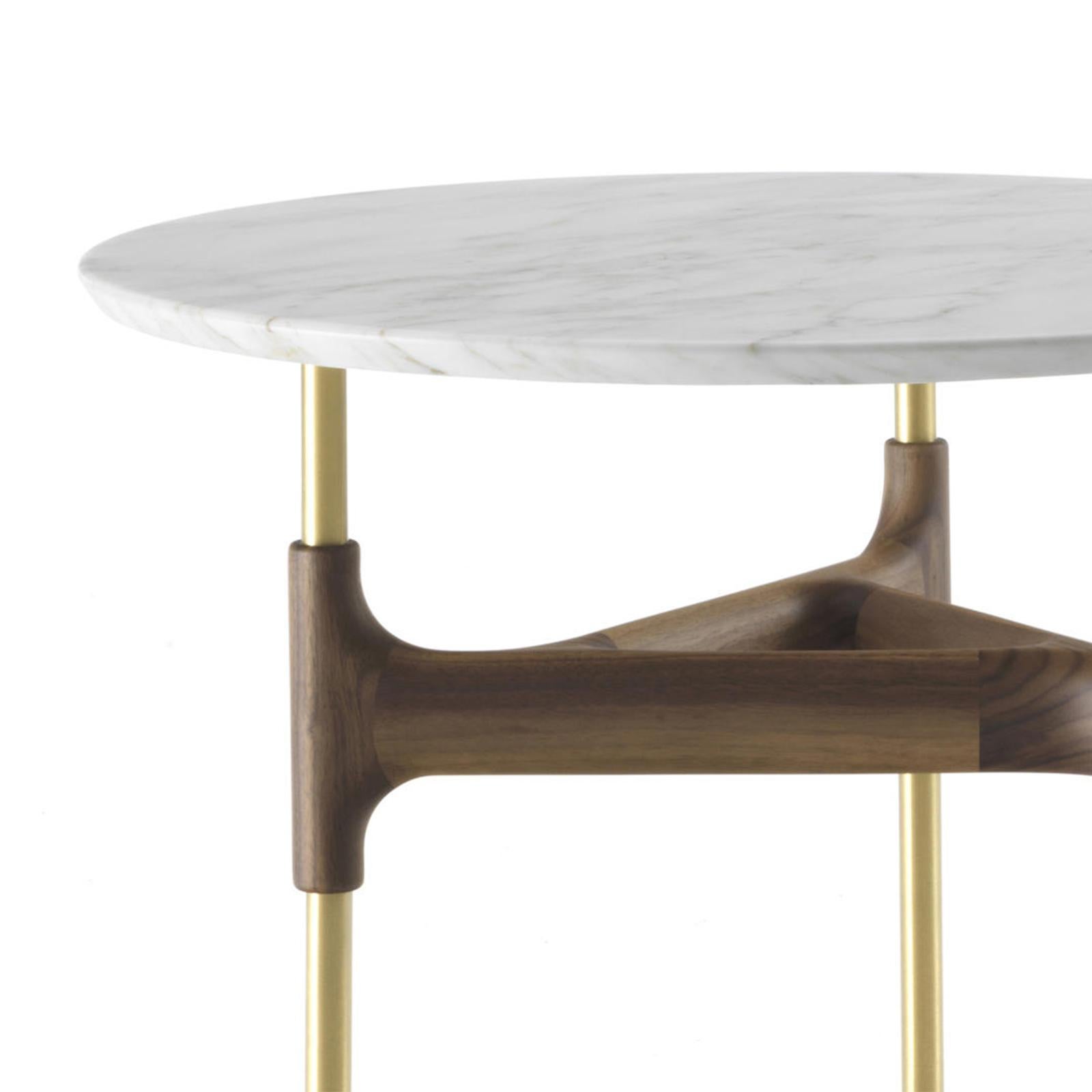 Side table paloma marble with hand-crafted
solid walnut base with steel feet in brass finish.
With white calacatta oro marble top.
Also available with black marble top or emperador
marble top, on request.