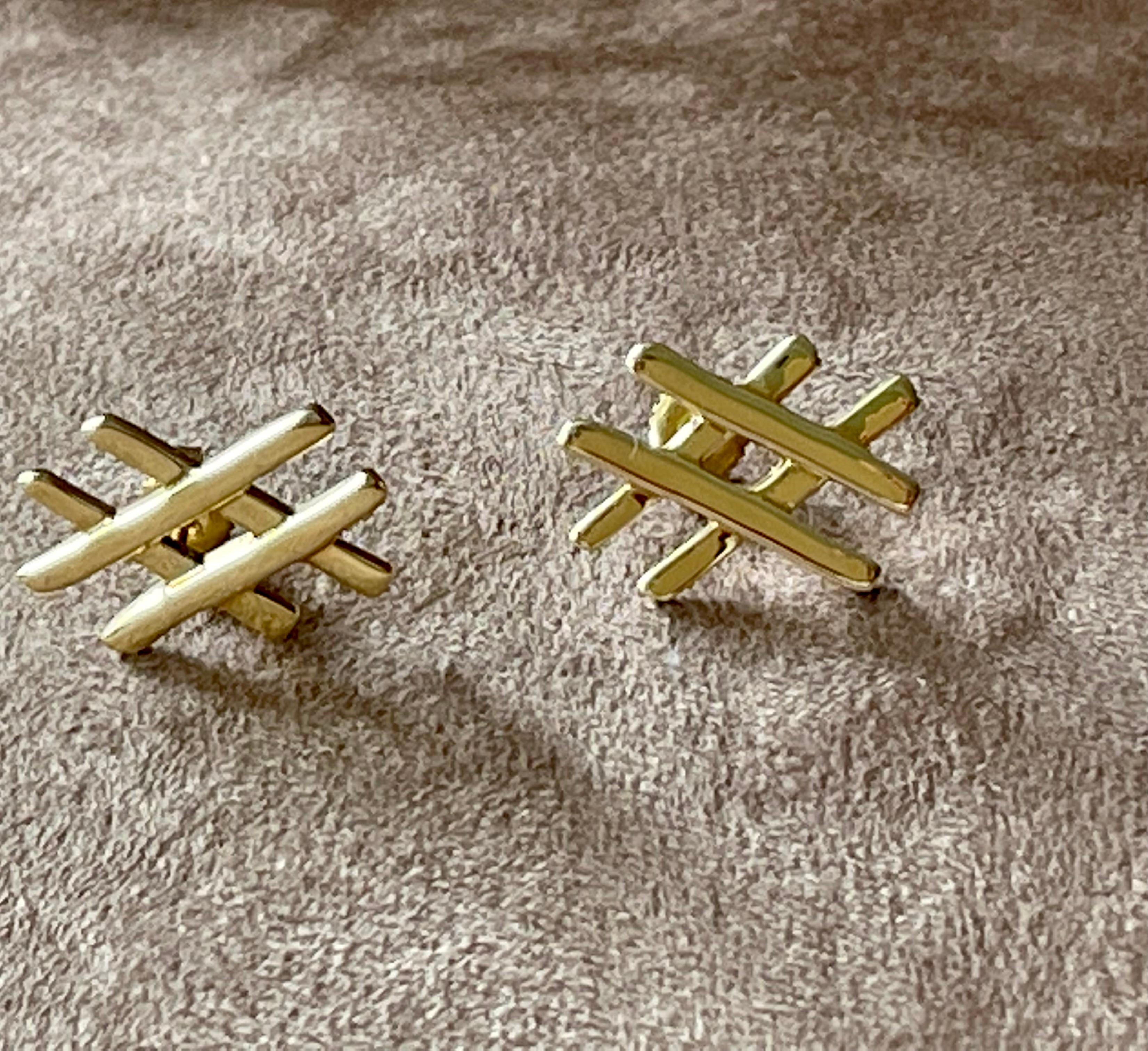Paloma Picasso 18 K yellow Gold earstuds In Good Condition For Sale In Zurich, Zollstrasse