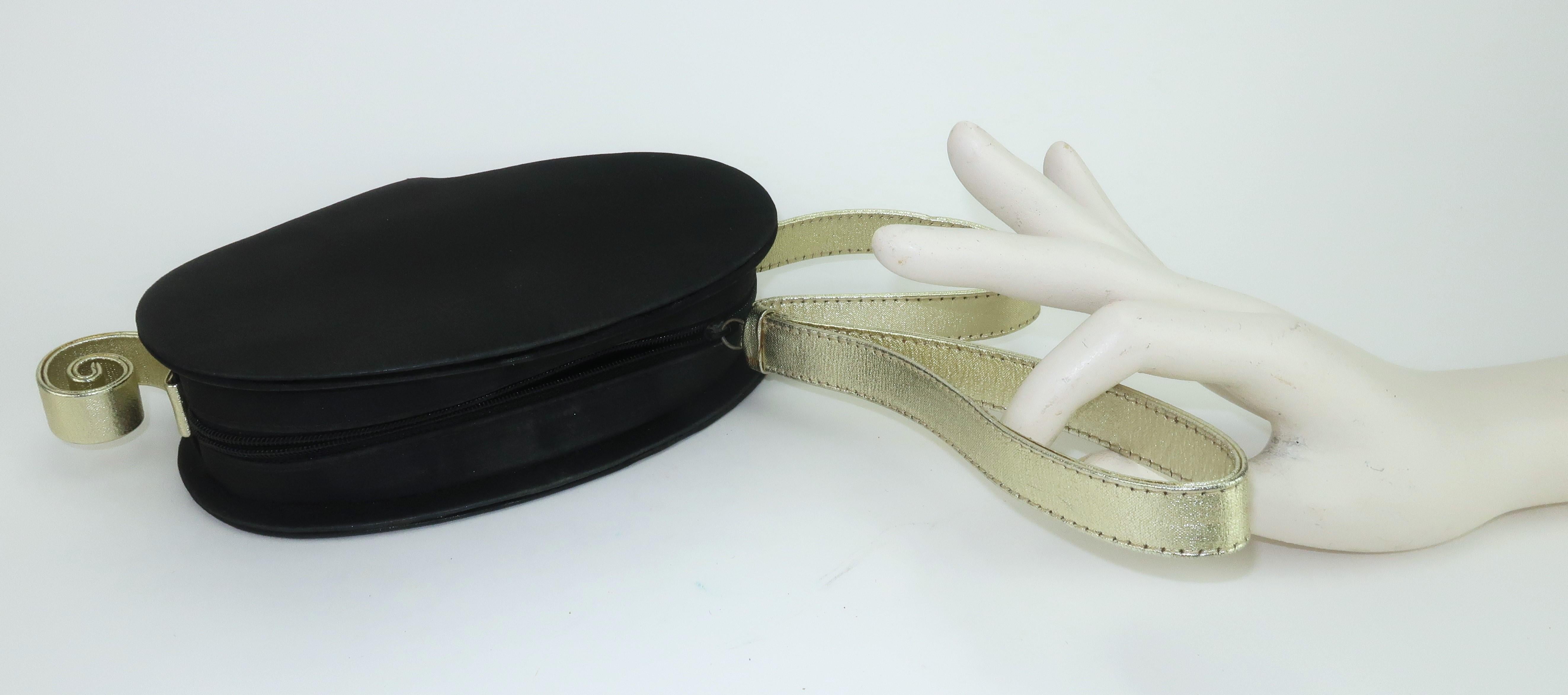 PALOMA PICASSO Bolso de noche de satén negro y dorado estilo Art Déco en venta 10