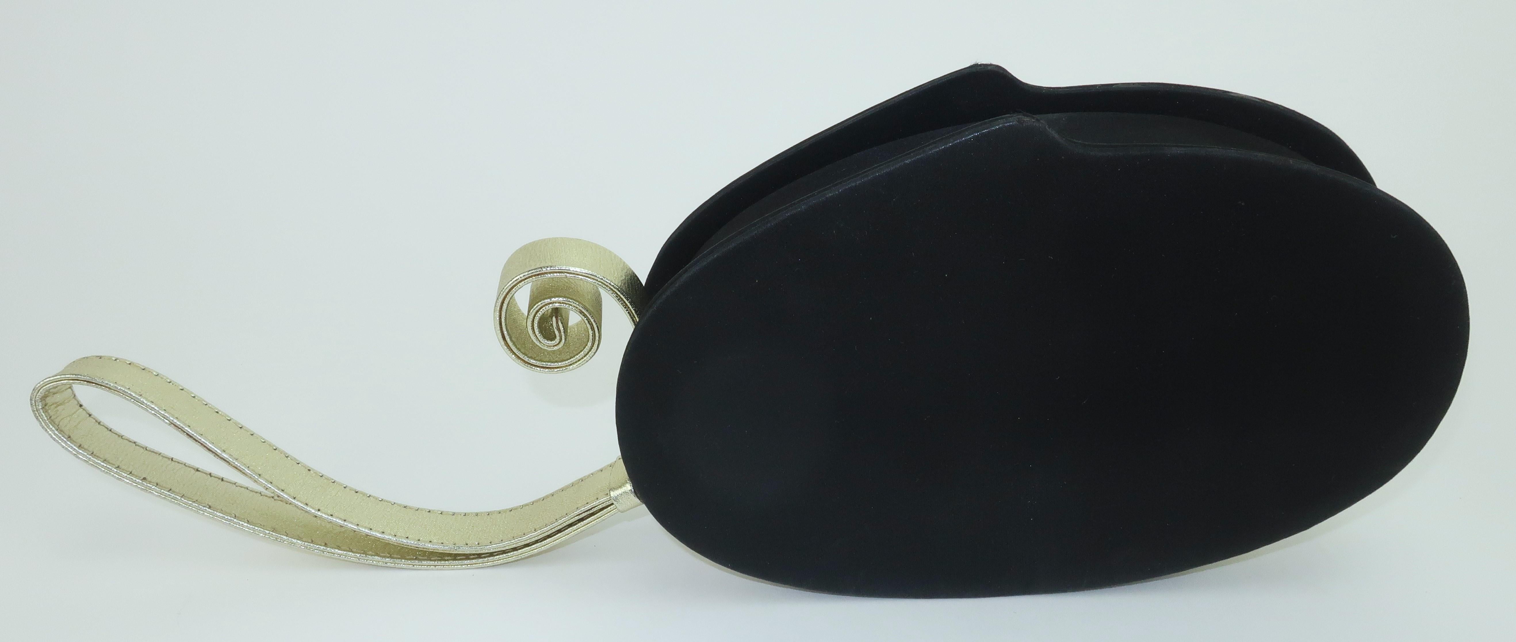 PALOMA PICASSO Bolso de noche de satén negro y dorado estilo Art Déco en venta 2