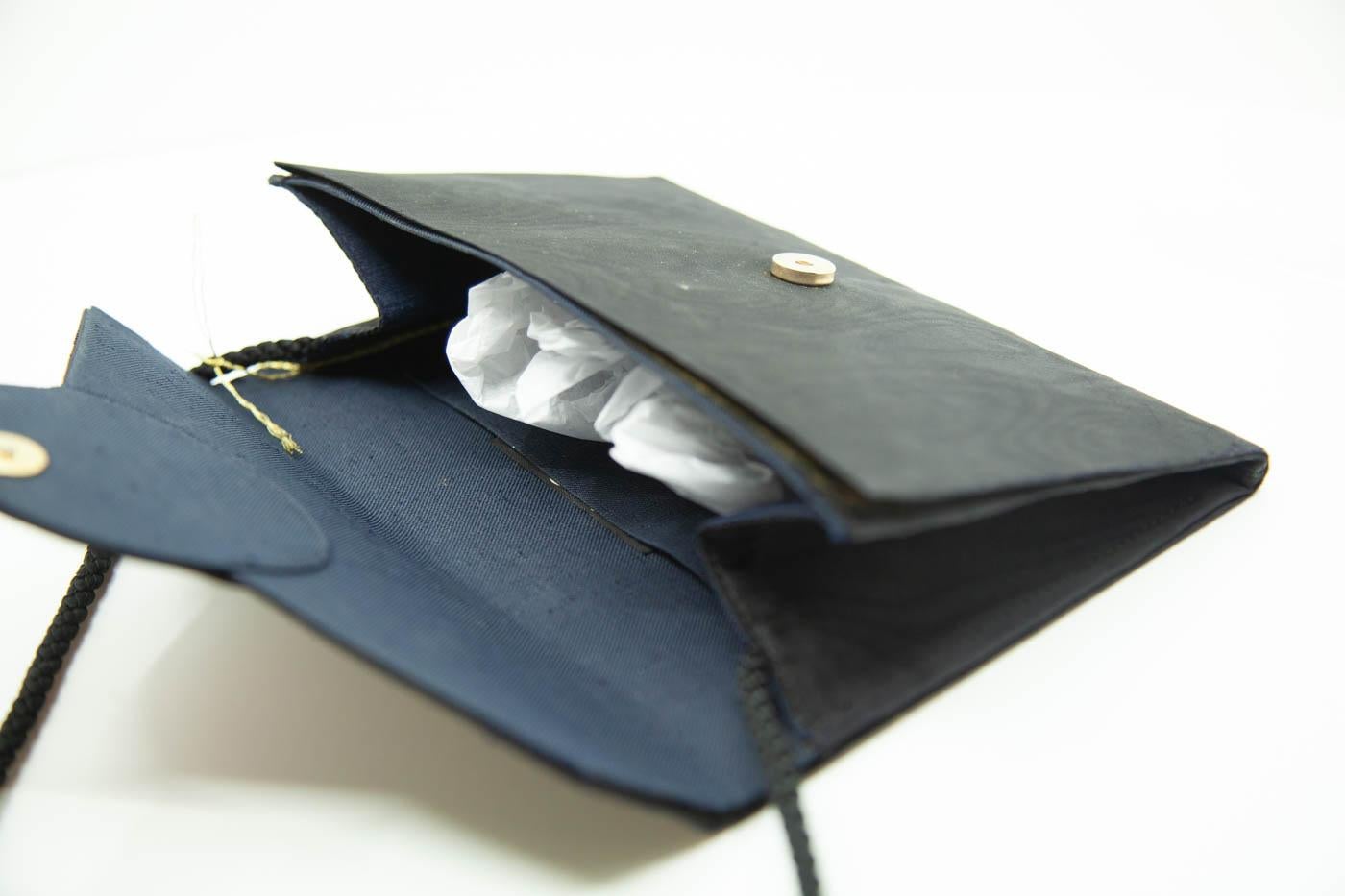 Paloma Picasso Handtasche mit schwarzem und rotem Umschlag  für Damen oder Herren im Angebot