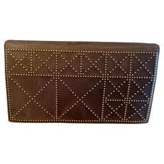 Bolso o Clutch con Tachuelas Marrón Chocolate Paloma Picasso