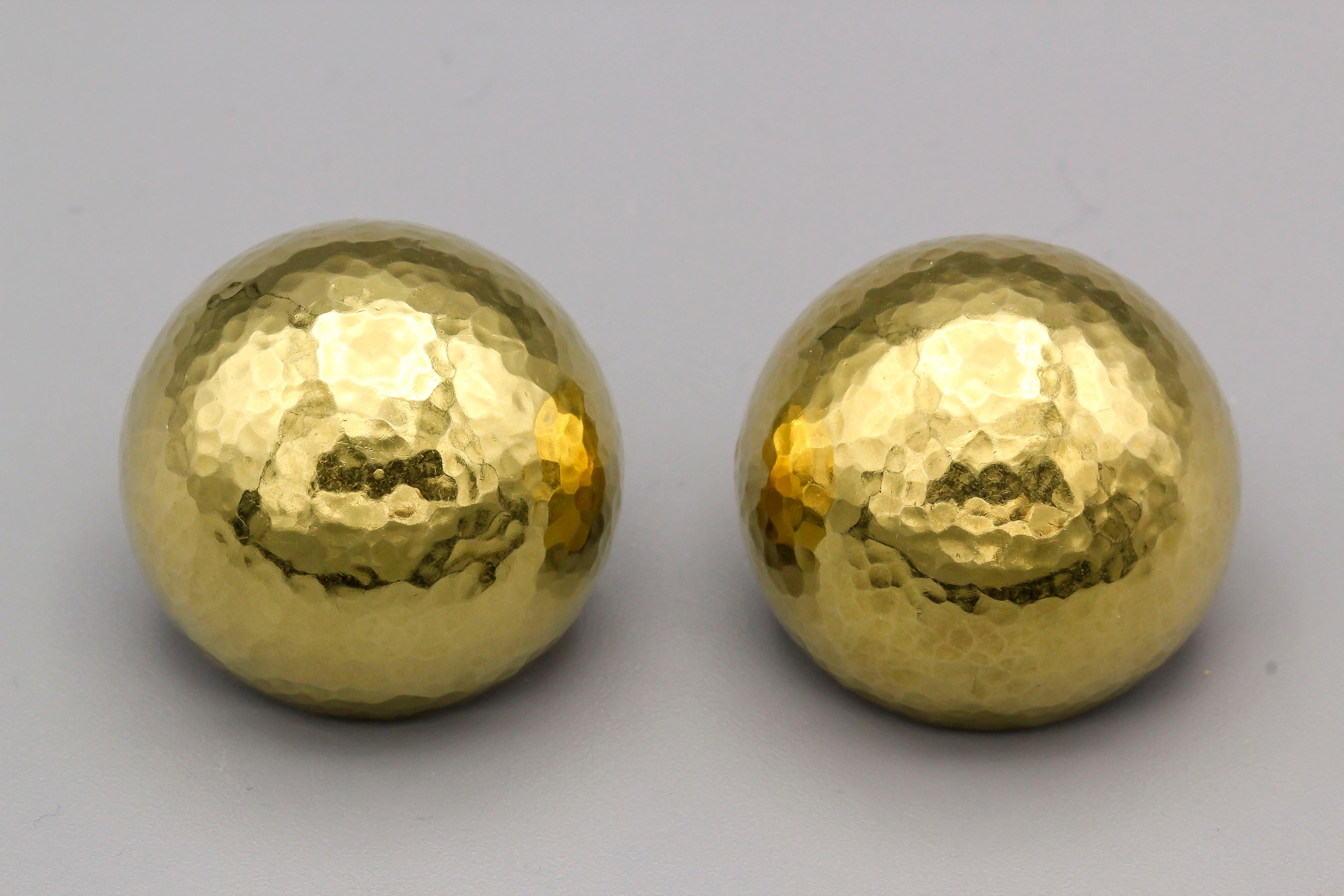 Fine 18K gold earrings from the 