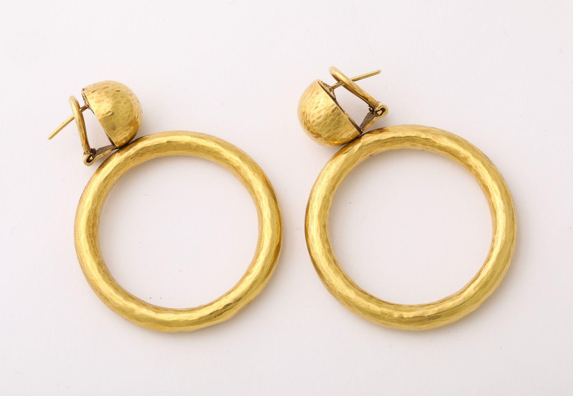 Women's Paloma Picasso for Tiffany & Co. 18K Yellow Gold Hammered Hoop Earrings For Sale