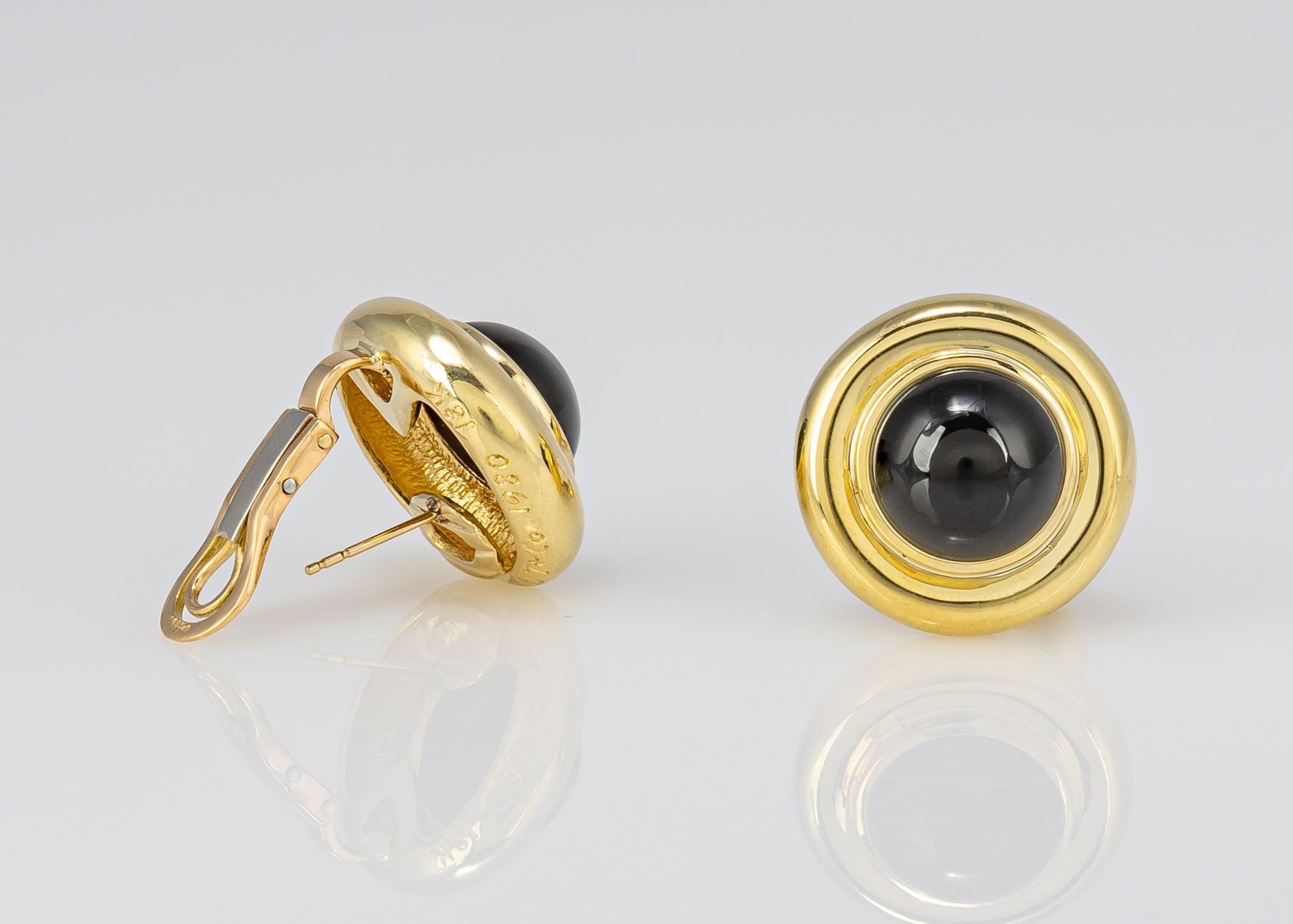 Paloma Picasso für Tiffany & Co. Gold- und schwarze Onyx-Ohrringe (Cabochon) im Angebot