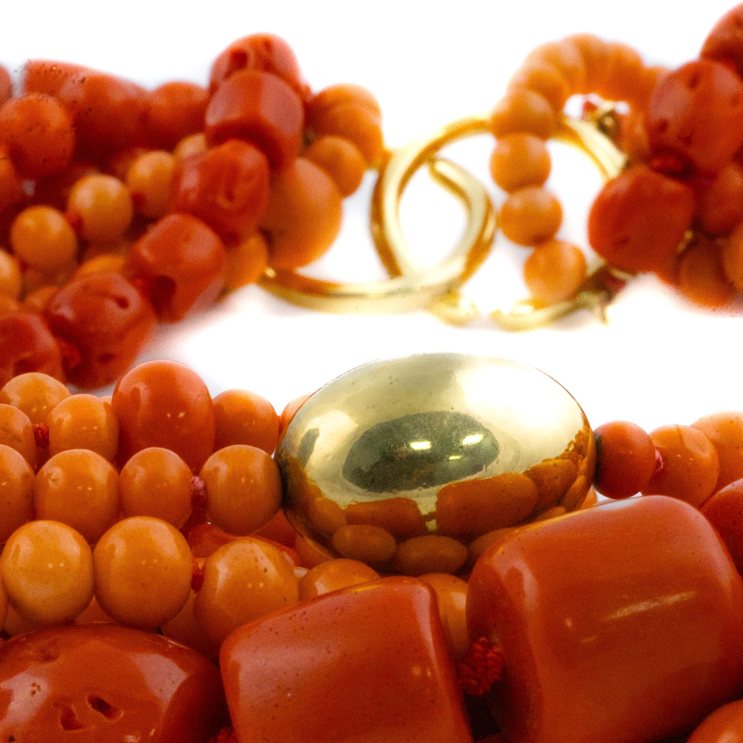Rétro Paloma Picasso for Tiffany & Co. Collier de perles de corail multibrins en vente