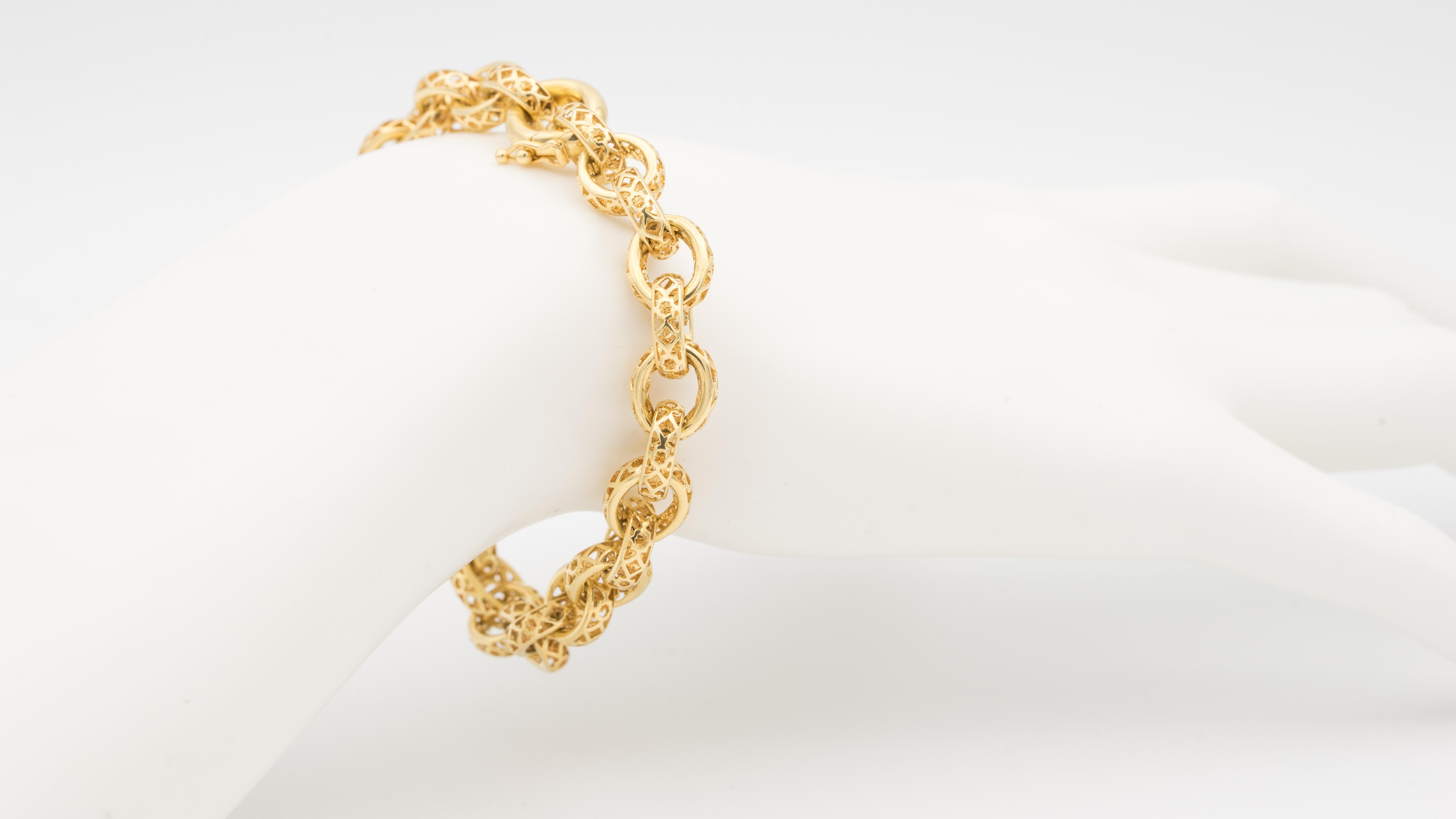 Paloma Picasso Marrakesh Bracelet for Tiffany & Co in 18K yellow gold 

Designer: Paloma Picasso
Brand: Tiffany & Co. 
Weight: 22 Grams
Length: 7.6 Inches
Signed: Paloma Picasso Tiffany & Co
Stamped: AU 750 ITALY
Condition: Pre-Owned, Minor