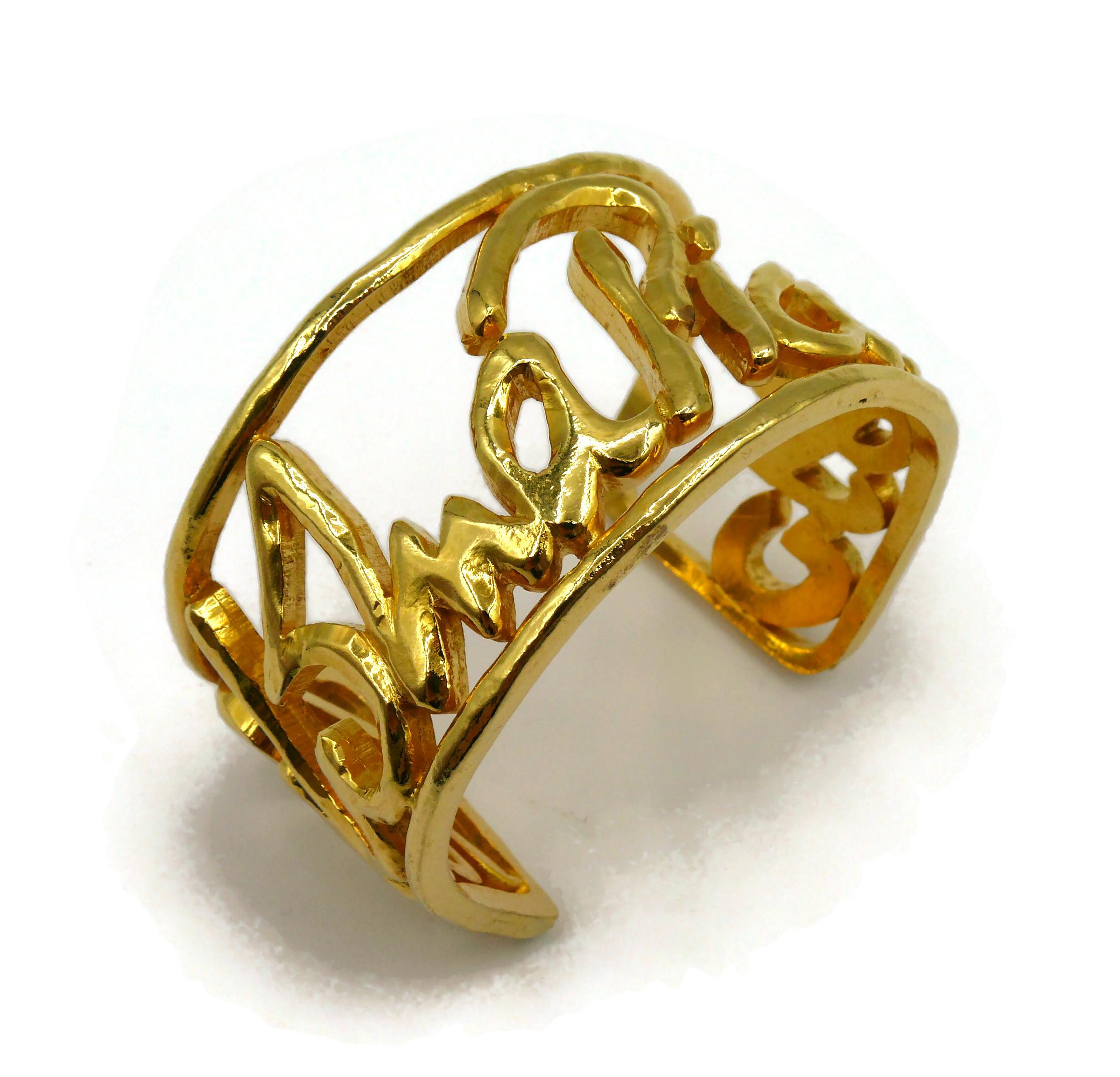 PALOMA PICASSO Parfums Vintage Gold Tone Cursive Signature Cuff Bracelet In Good Condition In Nice, FR