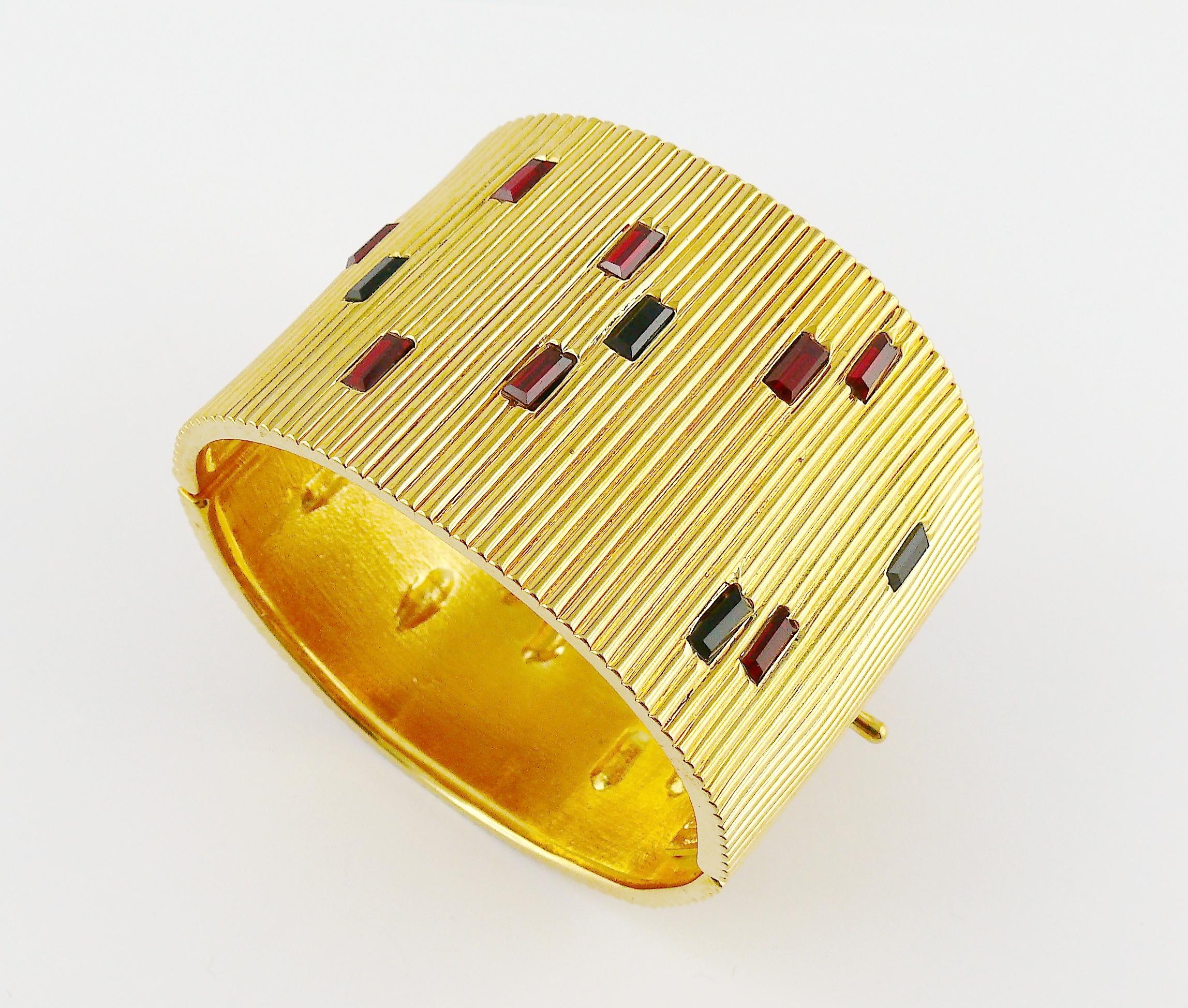 Paloma Picasso Parfums Vintage Jewelled Ribbed Design Wide Cuff Bracelet In Excellent Condition In Nice, FR