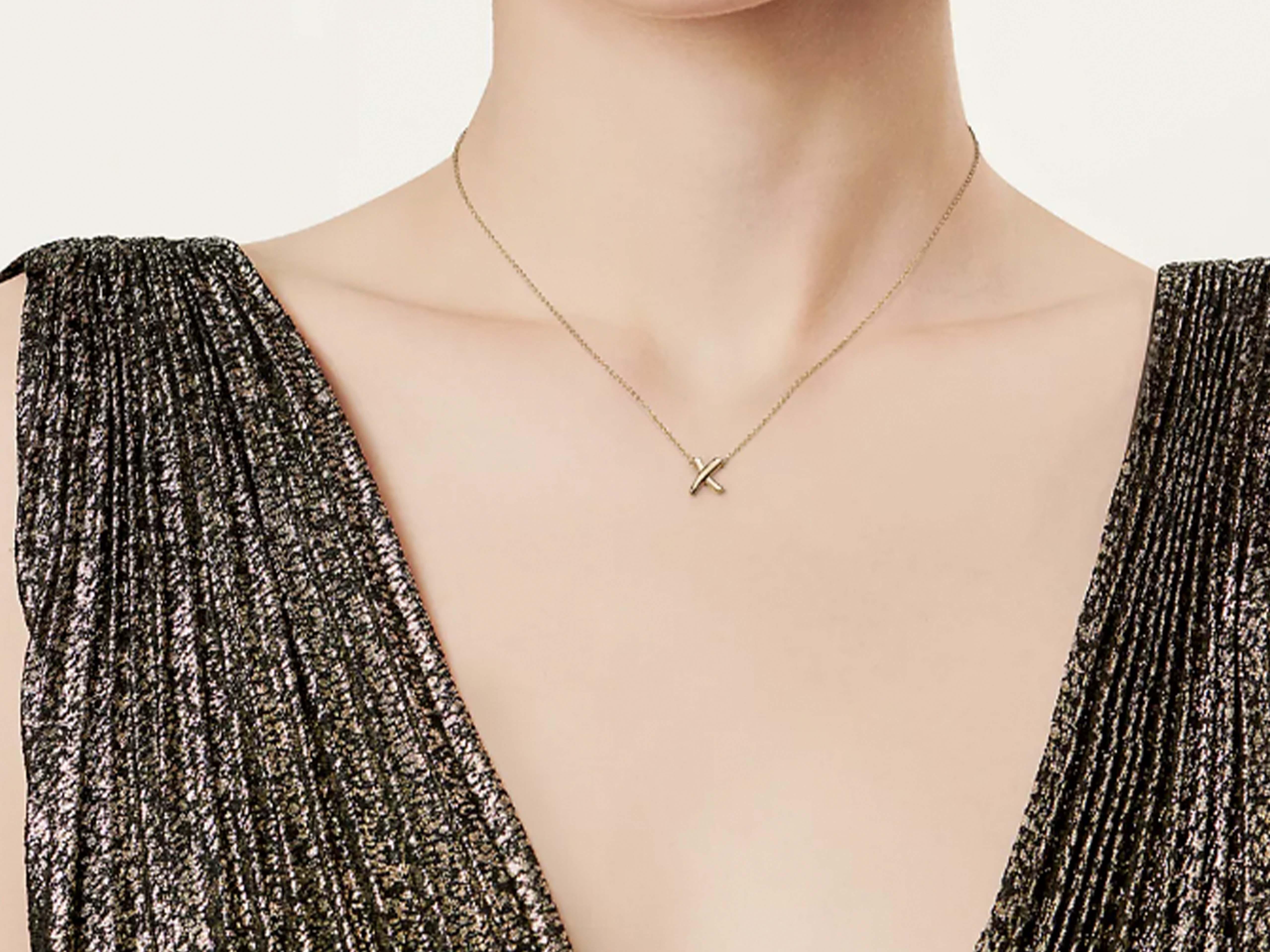 Tiffany & Co. Kiss X Necklace 18k Yellow Gold In Excellent Condition In Honolulu, HI