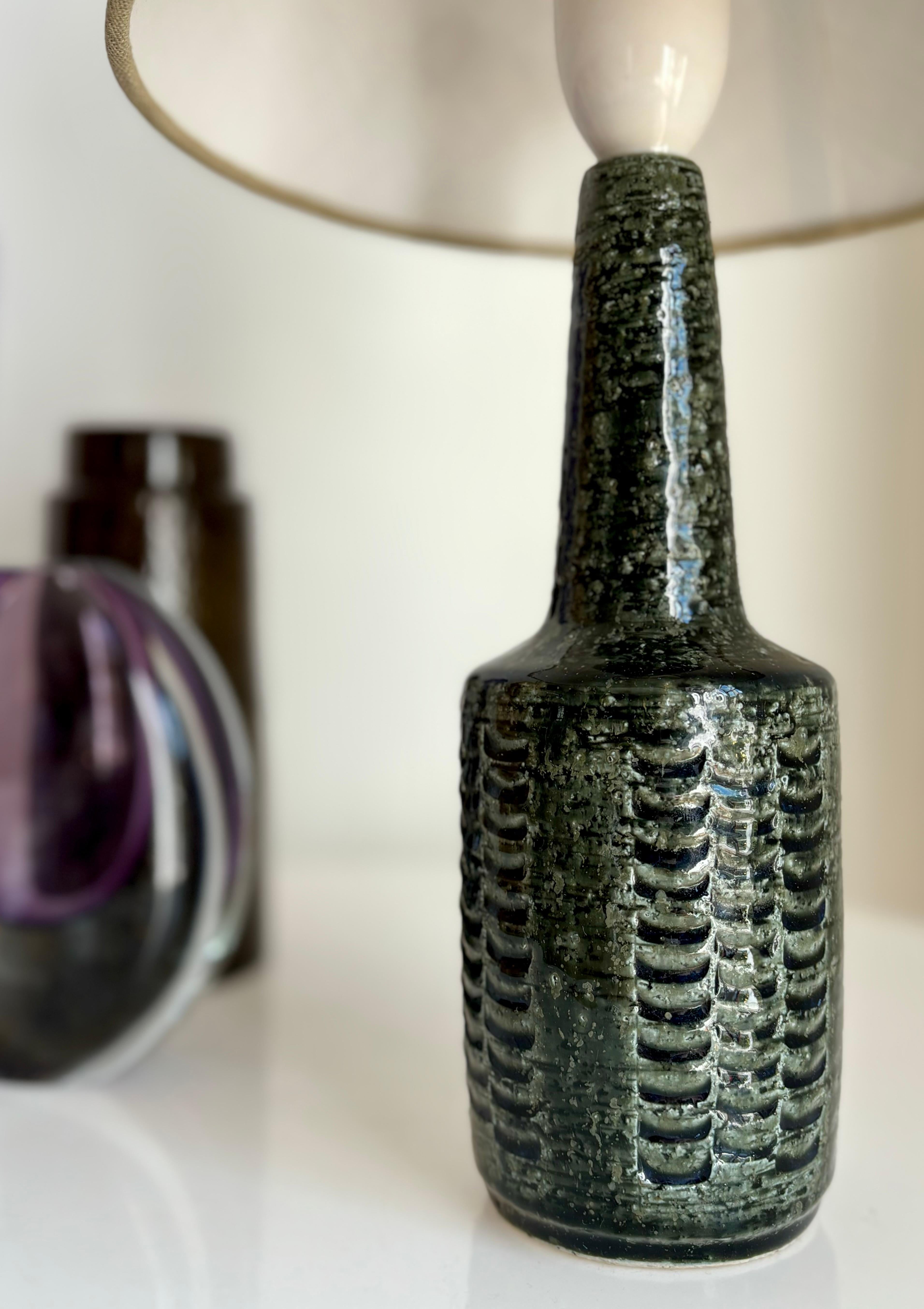 Danois Palshus Lampe de table en grès vert mousse foncé, années 1950 en vente